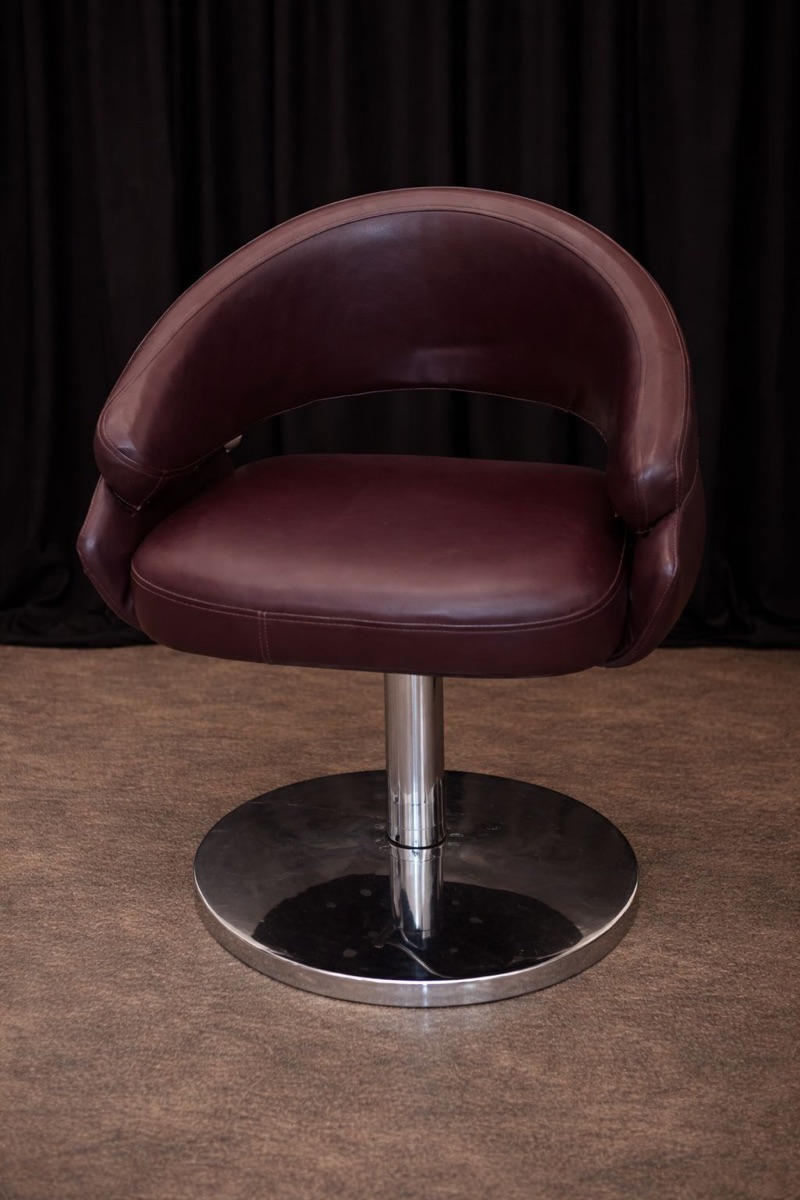Salon Furnitures, equipment & products for sale أثاث ومعدات ومنتجات صالون للبيع - Image 8