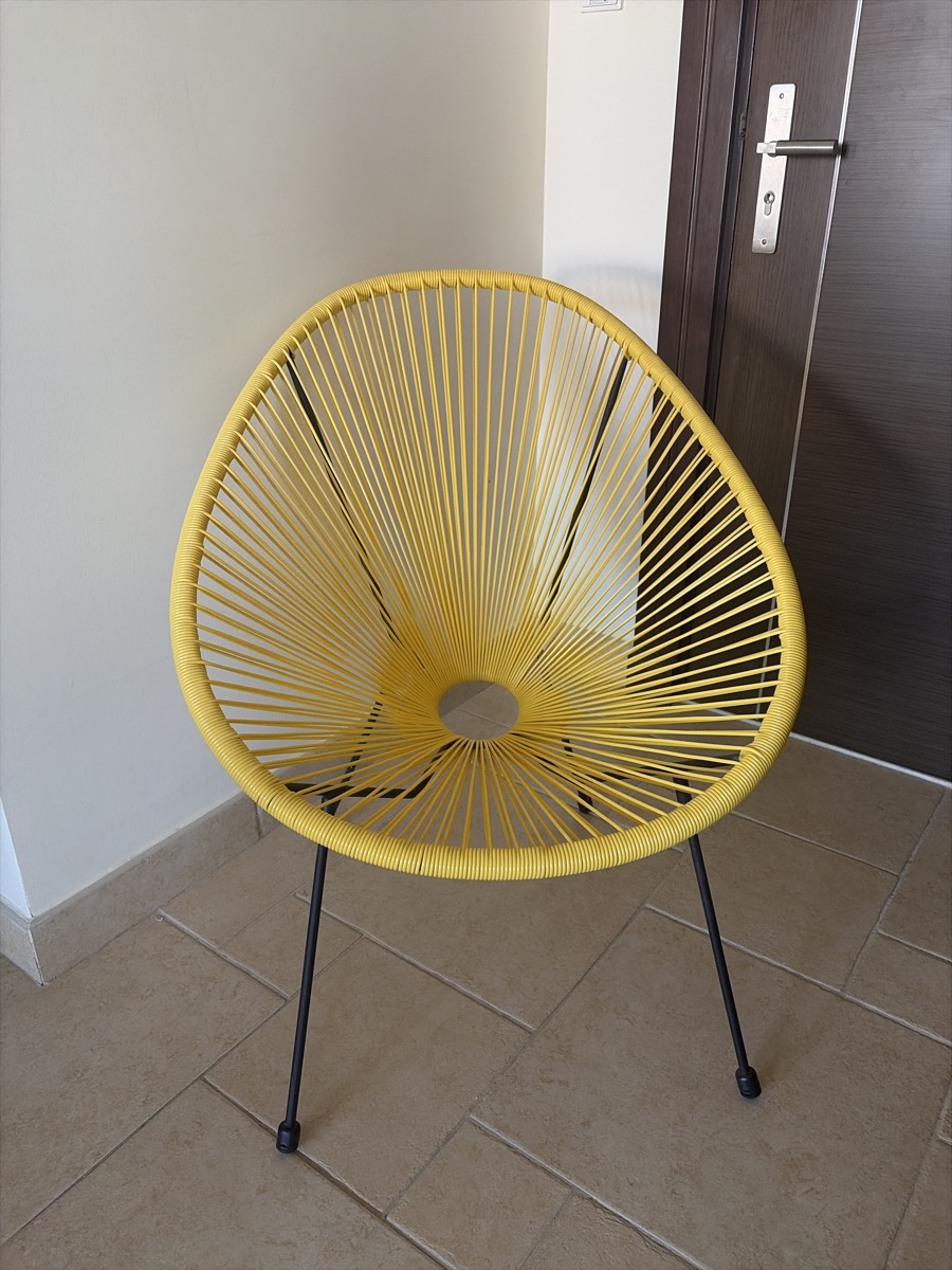Two chairs yellow - Image 1