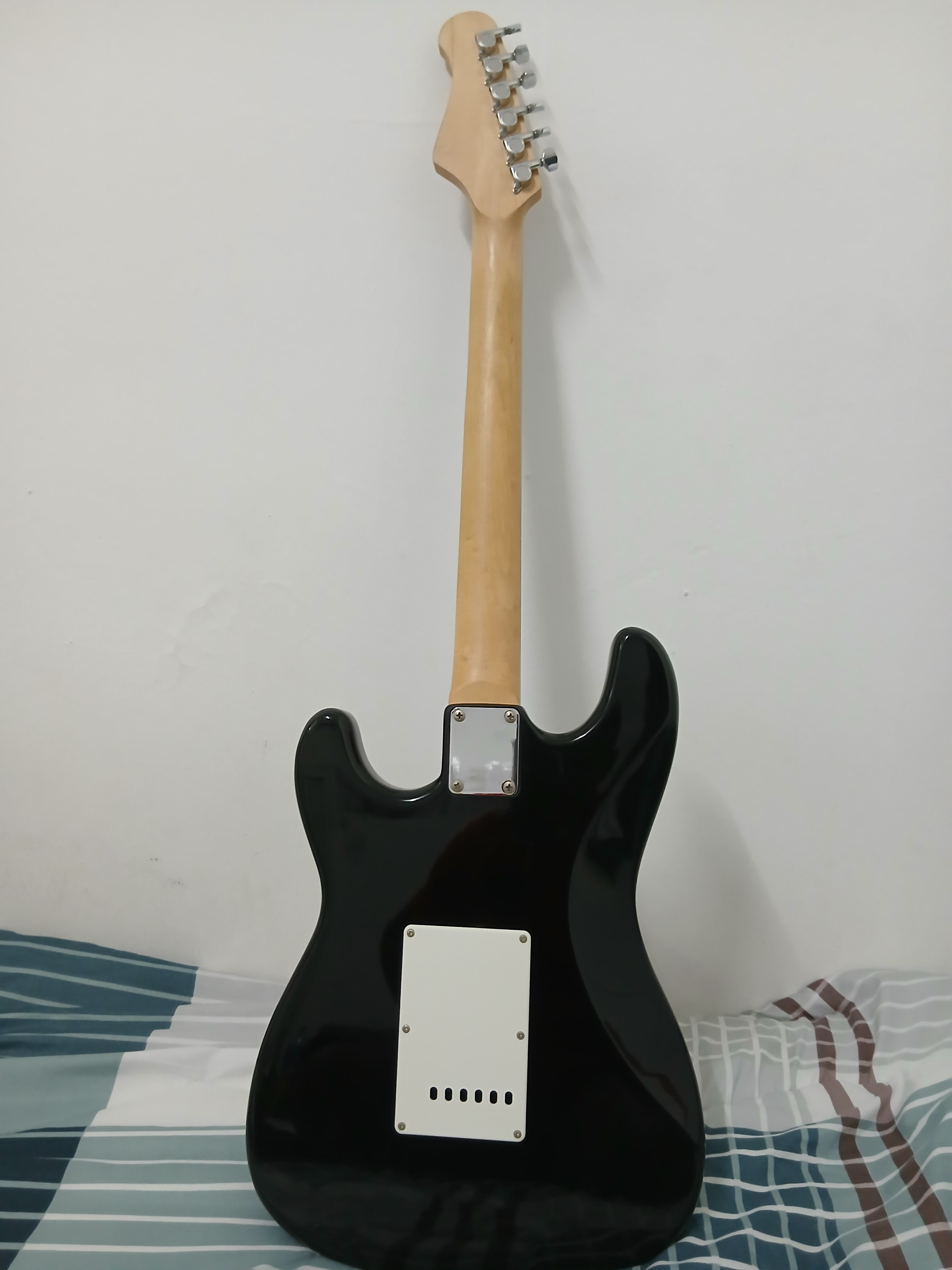 Guitar - Image 3