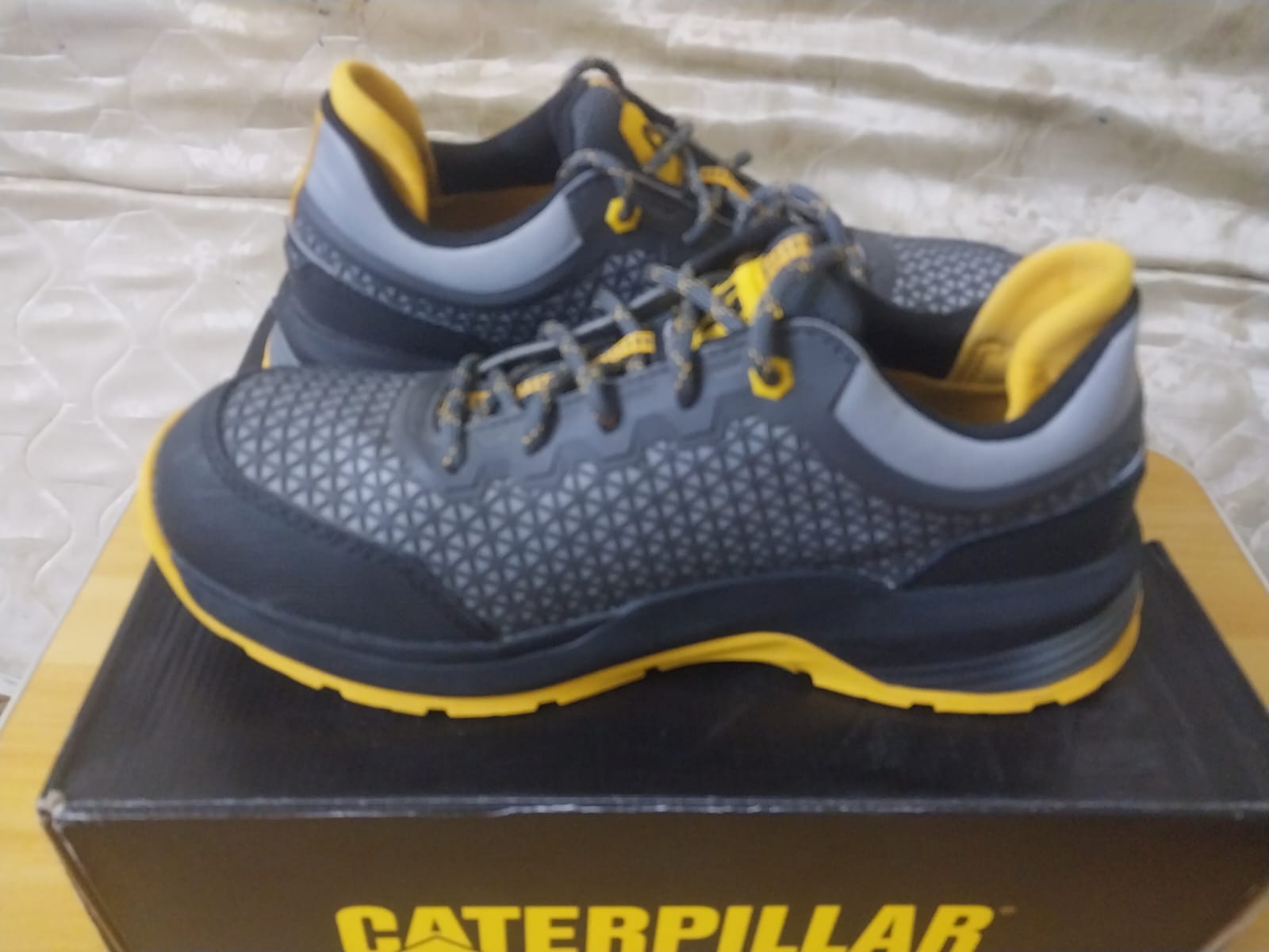 Caterpillar Safety Shoe Size 41 Like N - Image 2
