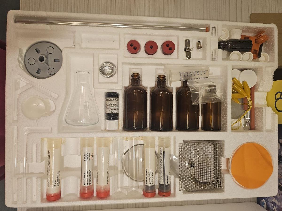 Chemistry kit - Image 2