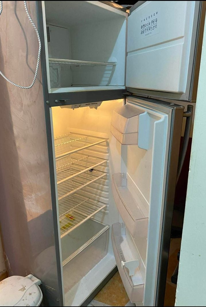 Double Door Big Fridge For Sale - Image 2