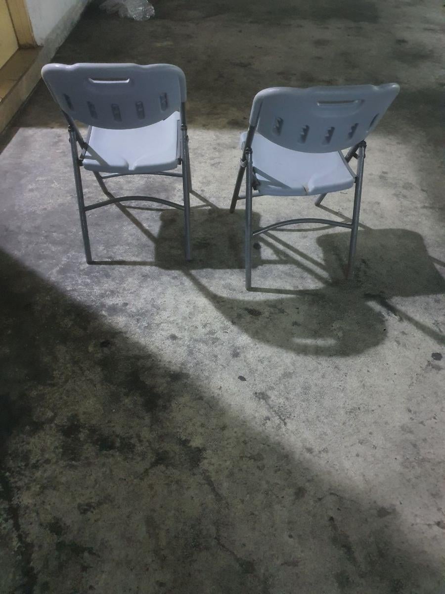 Metal frame plastic foldable chairs - Image 3