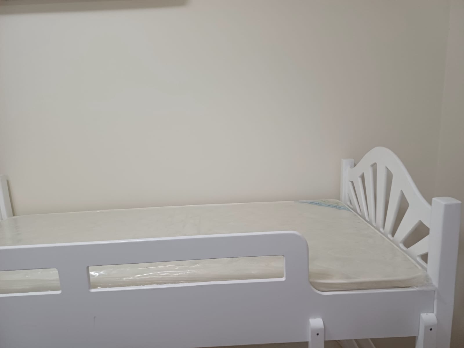 bunk bed with new mattress - Image 1
