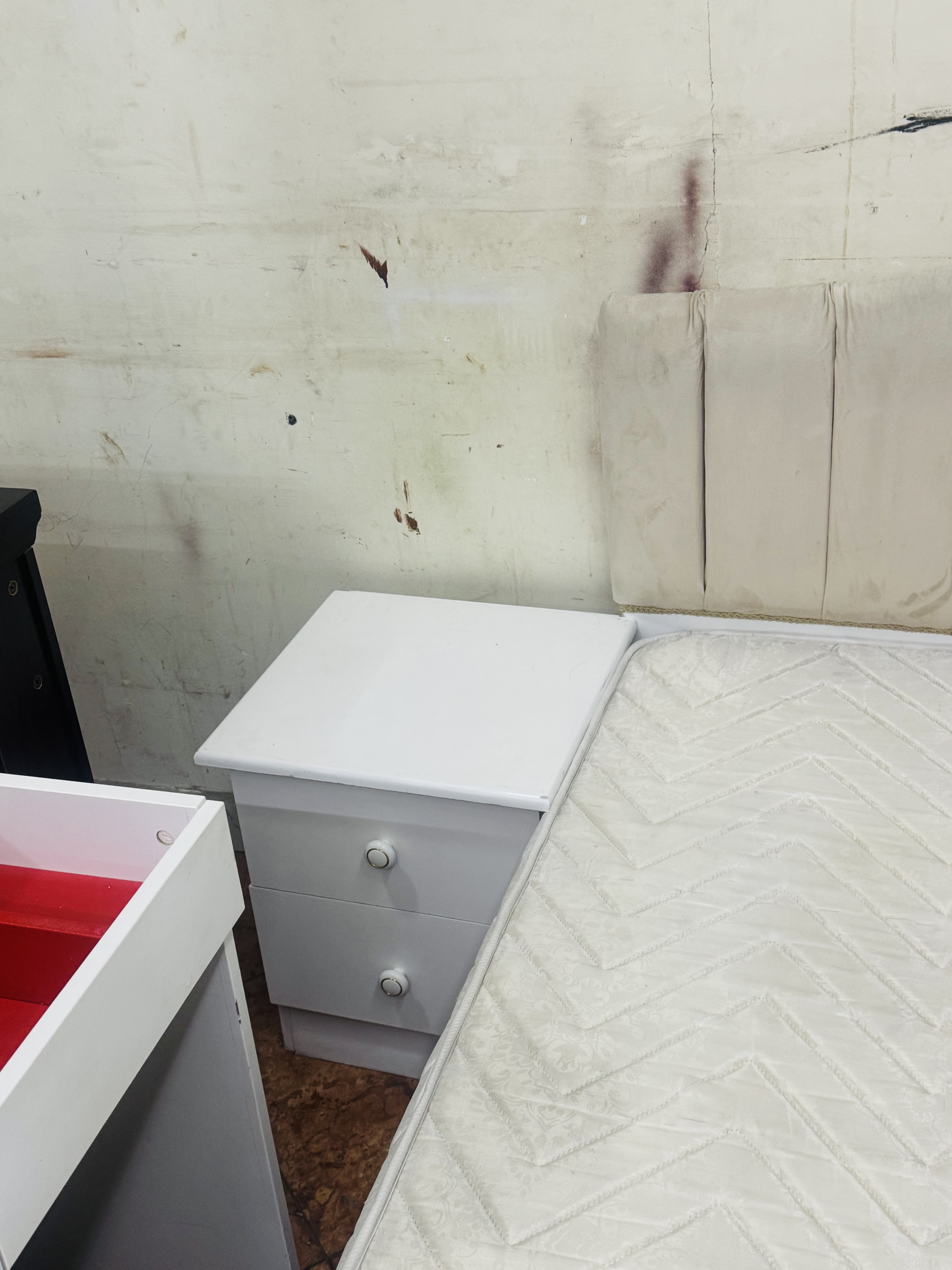 King Size Bedroom Set For Sale - Image 8