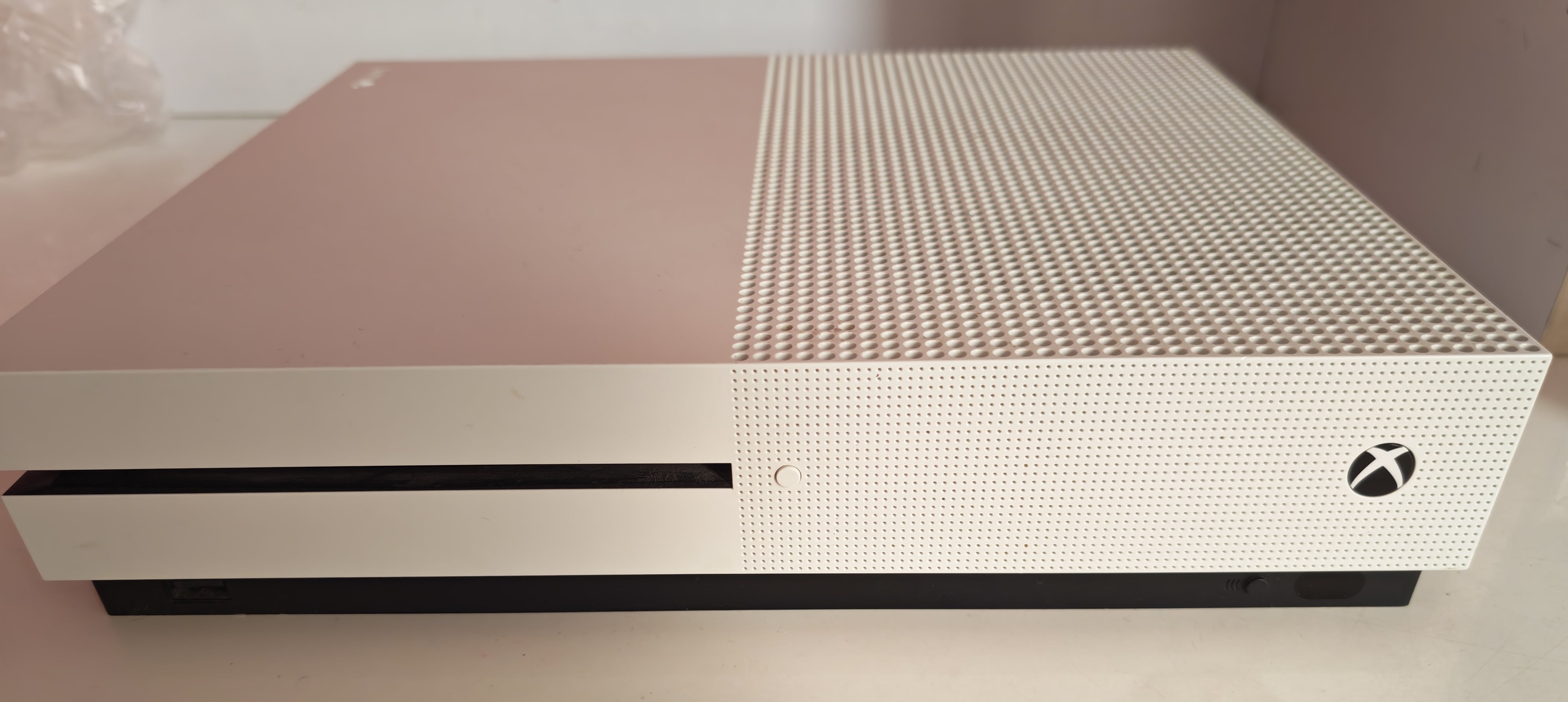 Perfect condition Xbox One S for sale - Image 2