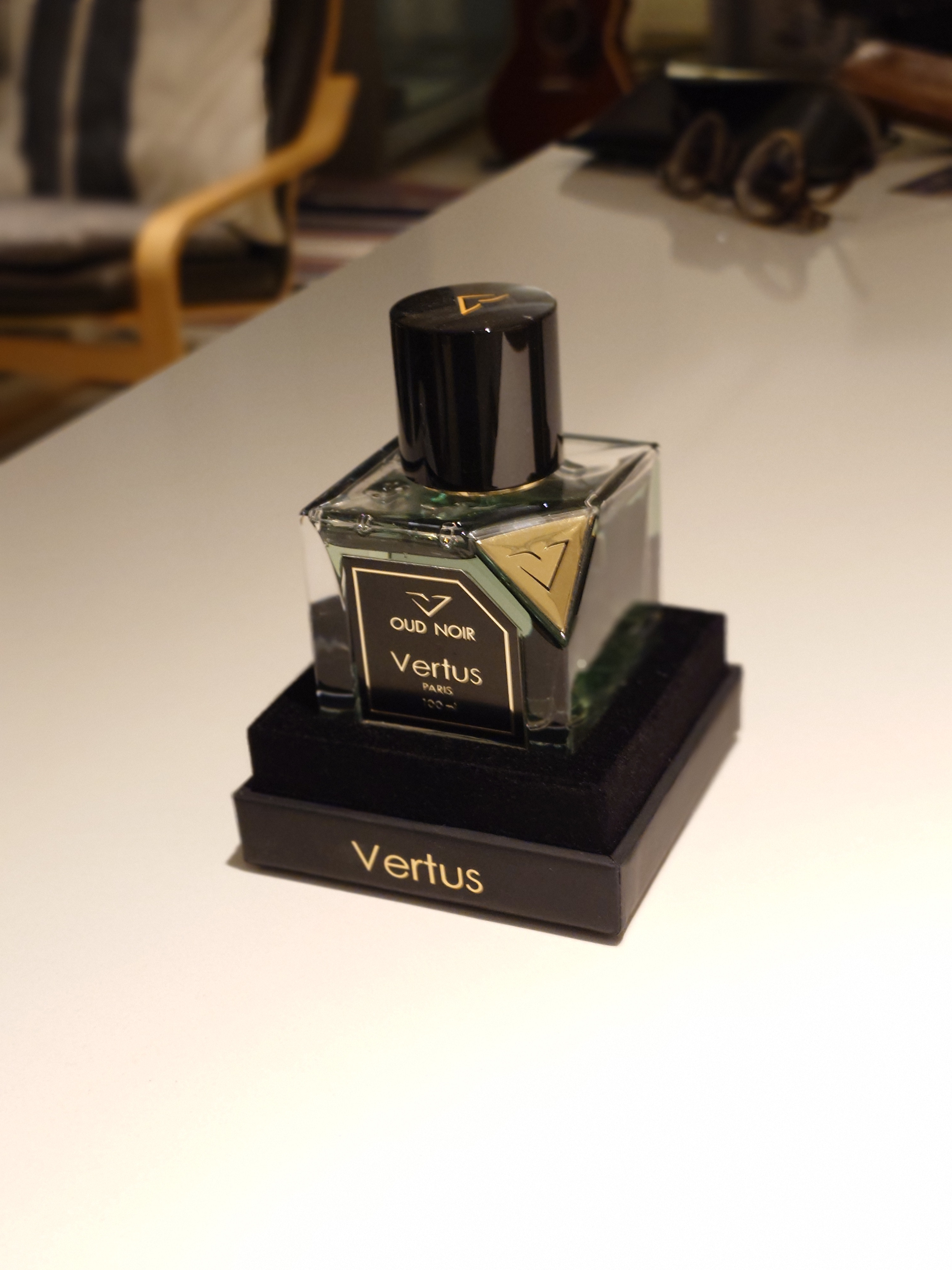 Vertus Oud Noir like new  - Image 3