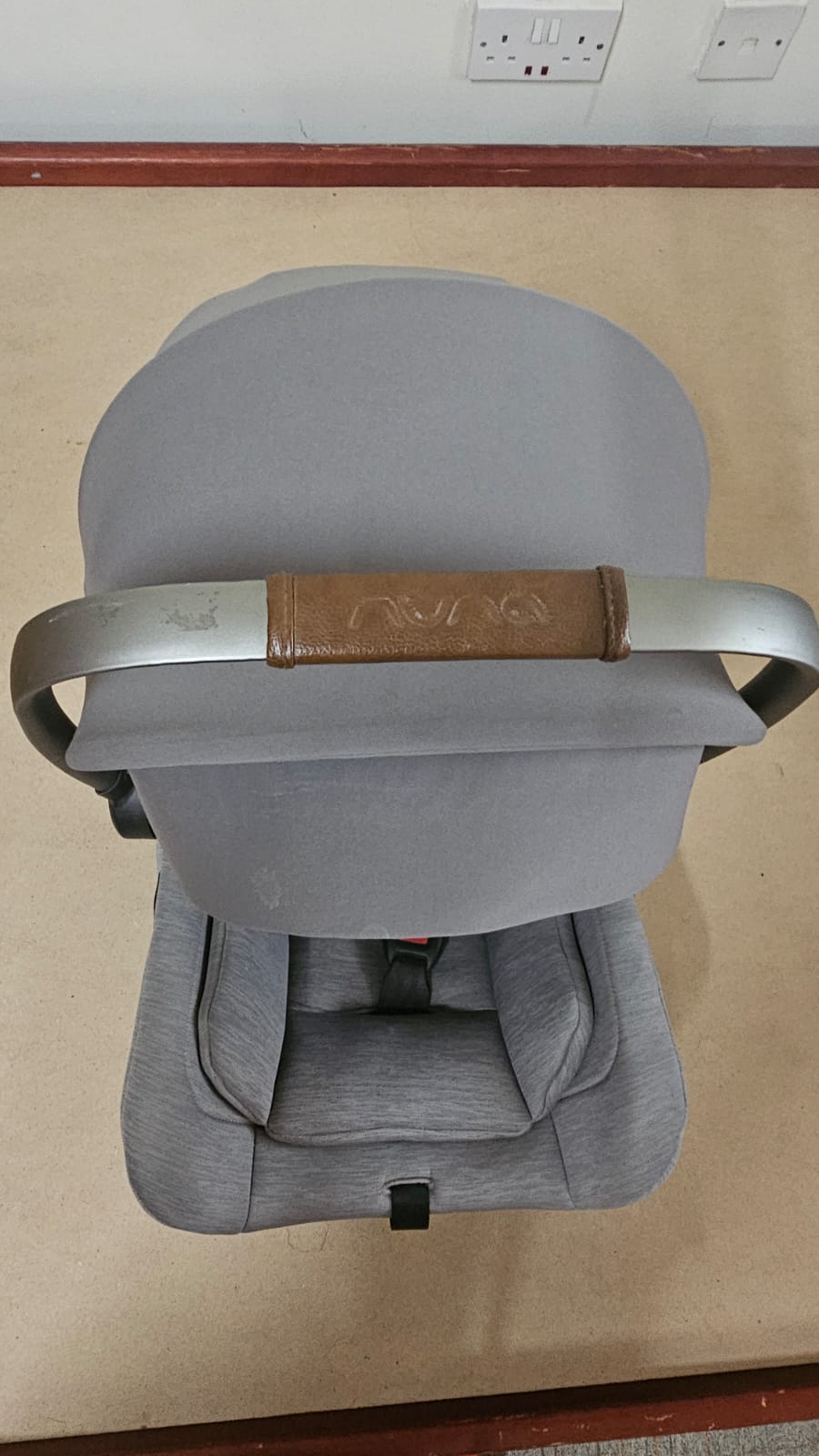 Nuna car seat in excellent condition - Image 3