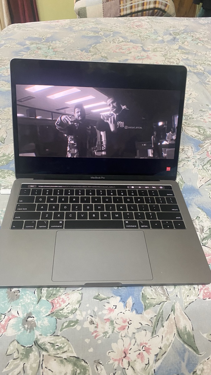 MacBook Pro 13-inch, 2019  TOUCHBAR - Image 2