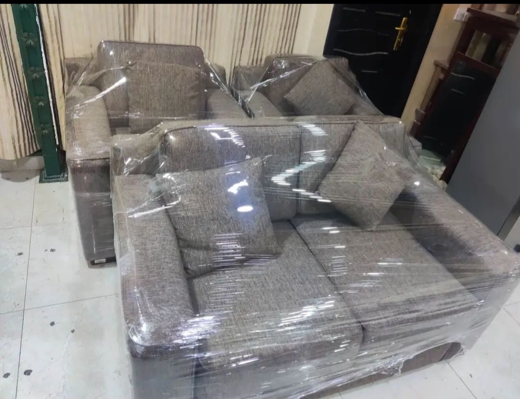 Qatar Airways furniture and electric item - Image 10