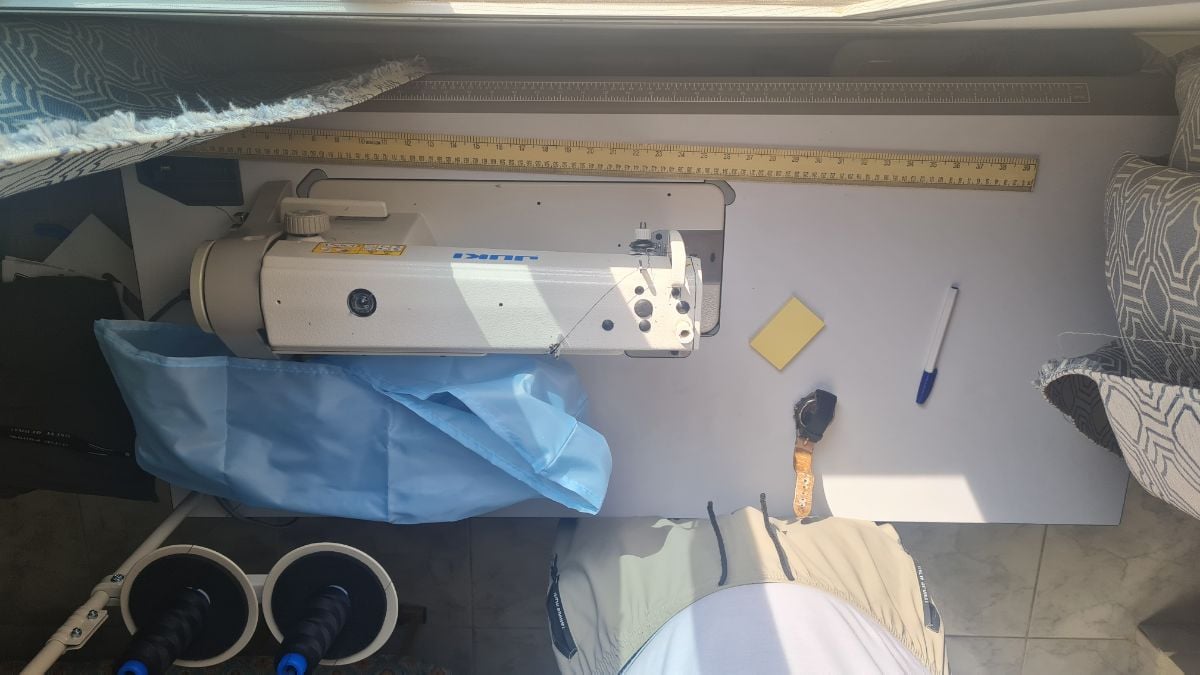 BROTHER Sewing machine for sale made in Japan - Image 4
