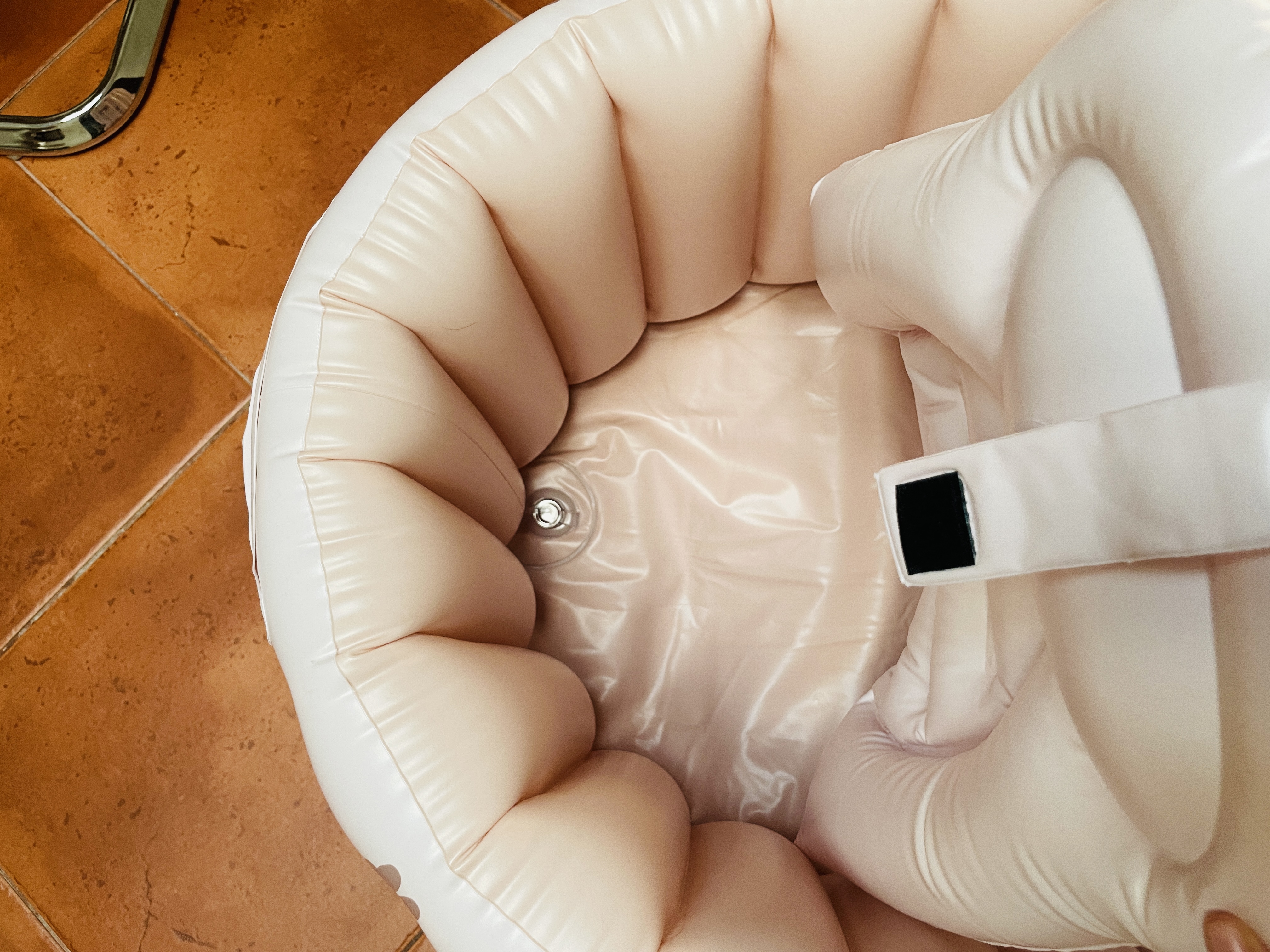 Inflatable bathtub for Kids/Babies - Image 4