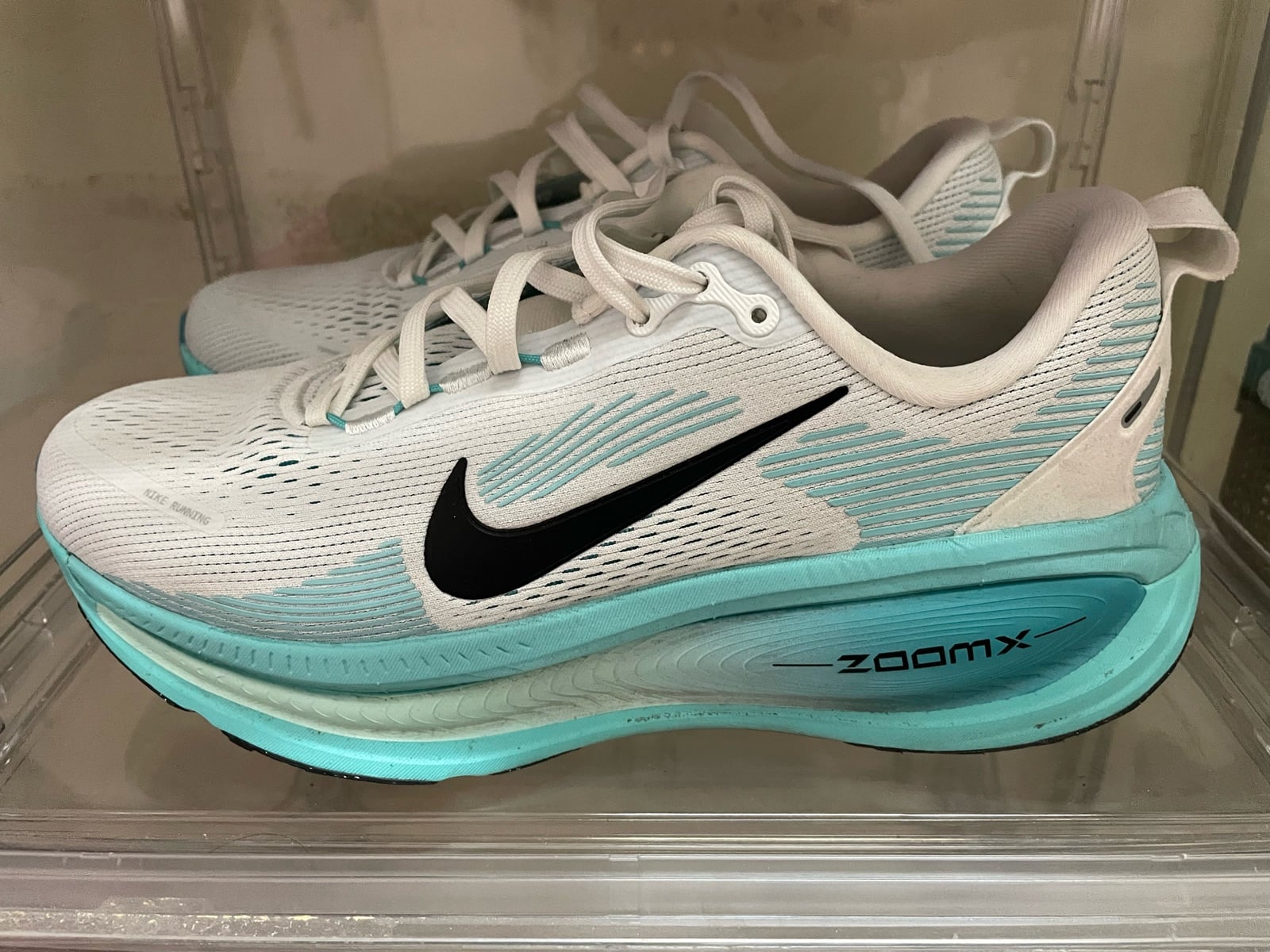 Nike Vomero 18 (teal) - Image 3