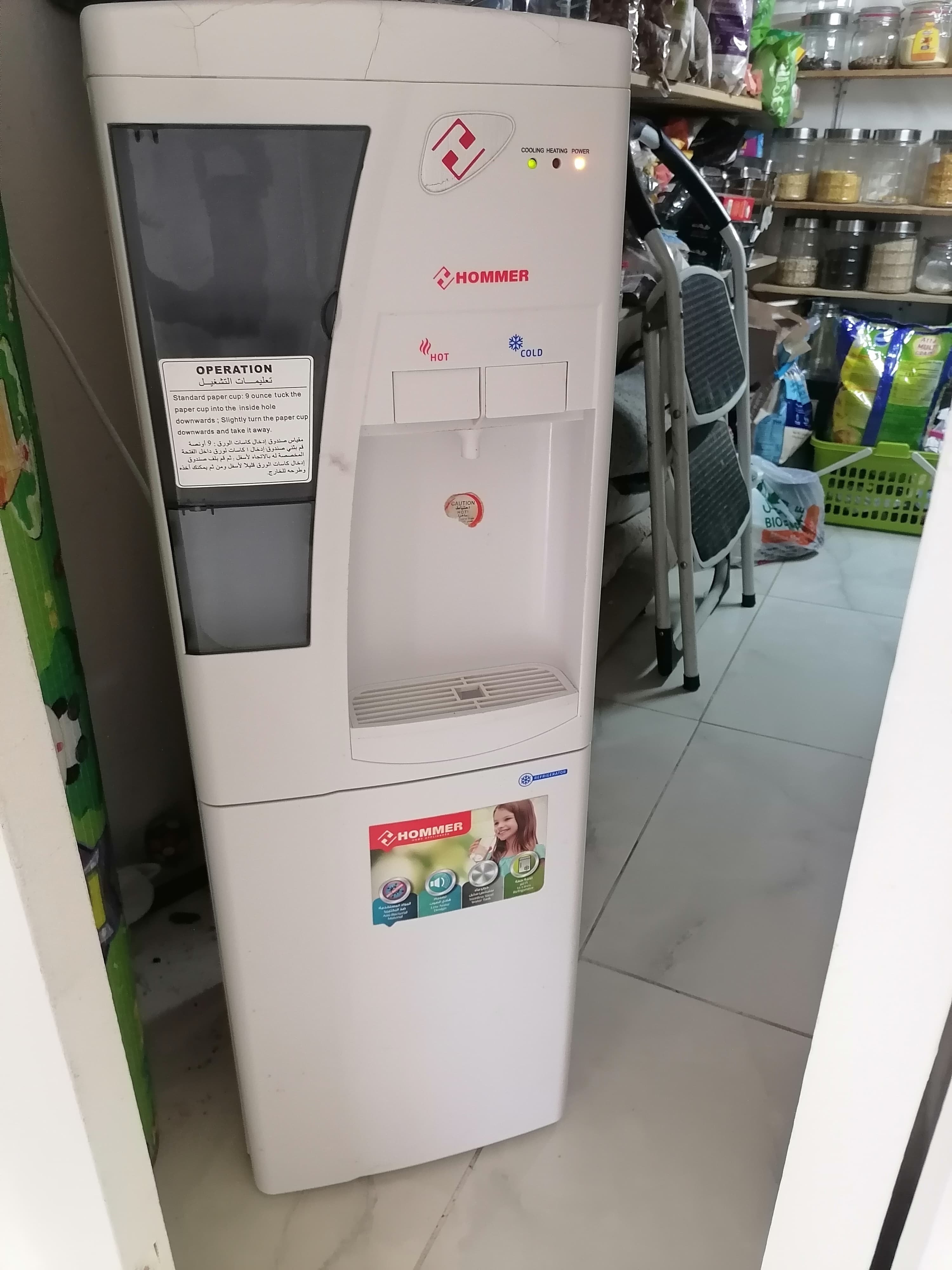 Water dispenser with steel water compartment. - Image 2