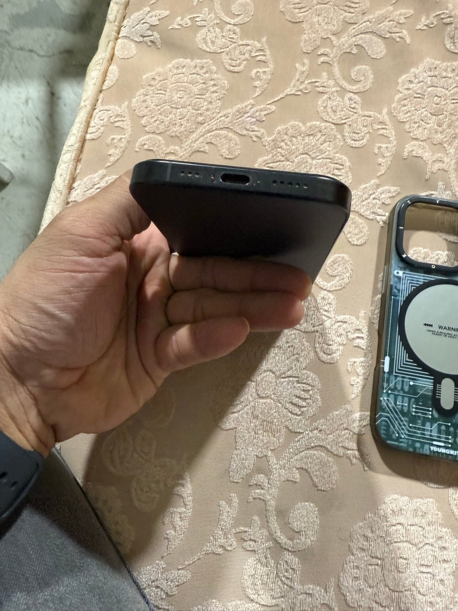 iPhone 16 pro  256gb - Image 3