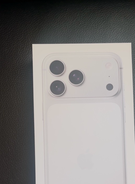 IPhone 17pro Max256gb Sliver( Japan version )color for sale . Anyone interested please contact through WhatsApp 66437818 - Image 1