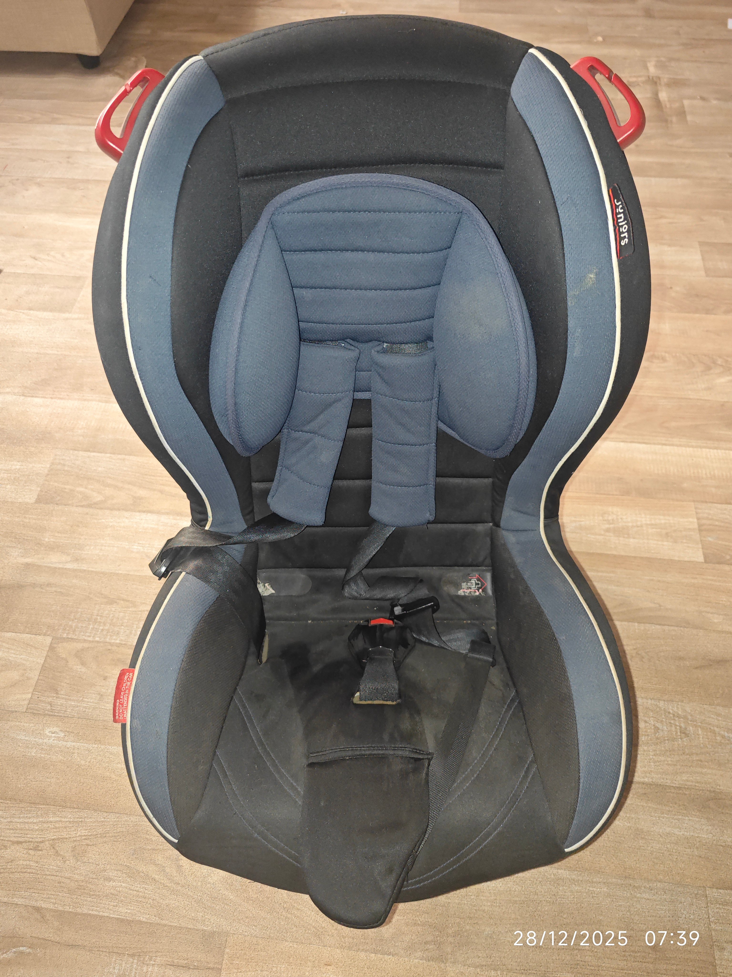 Juniors car seat - Image 4