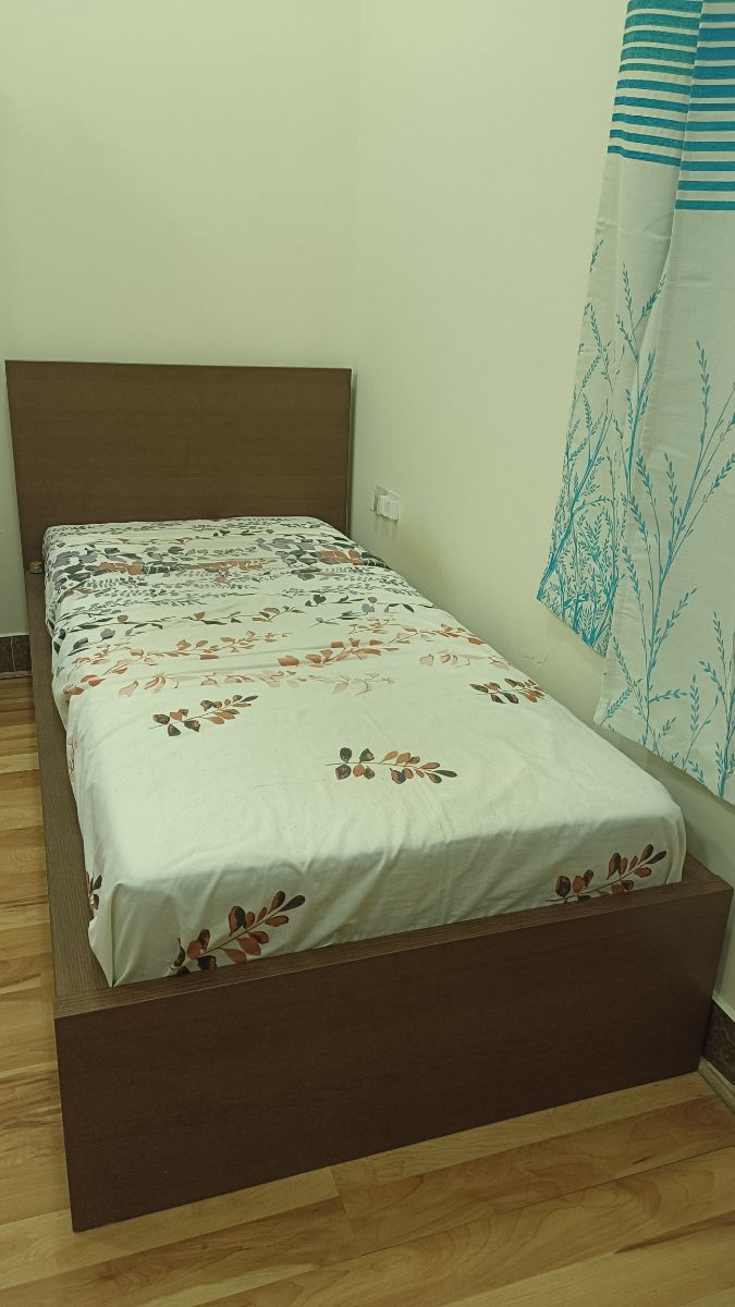 Good and neat wood cot and mattress - Image 1