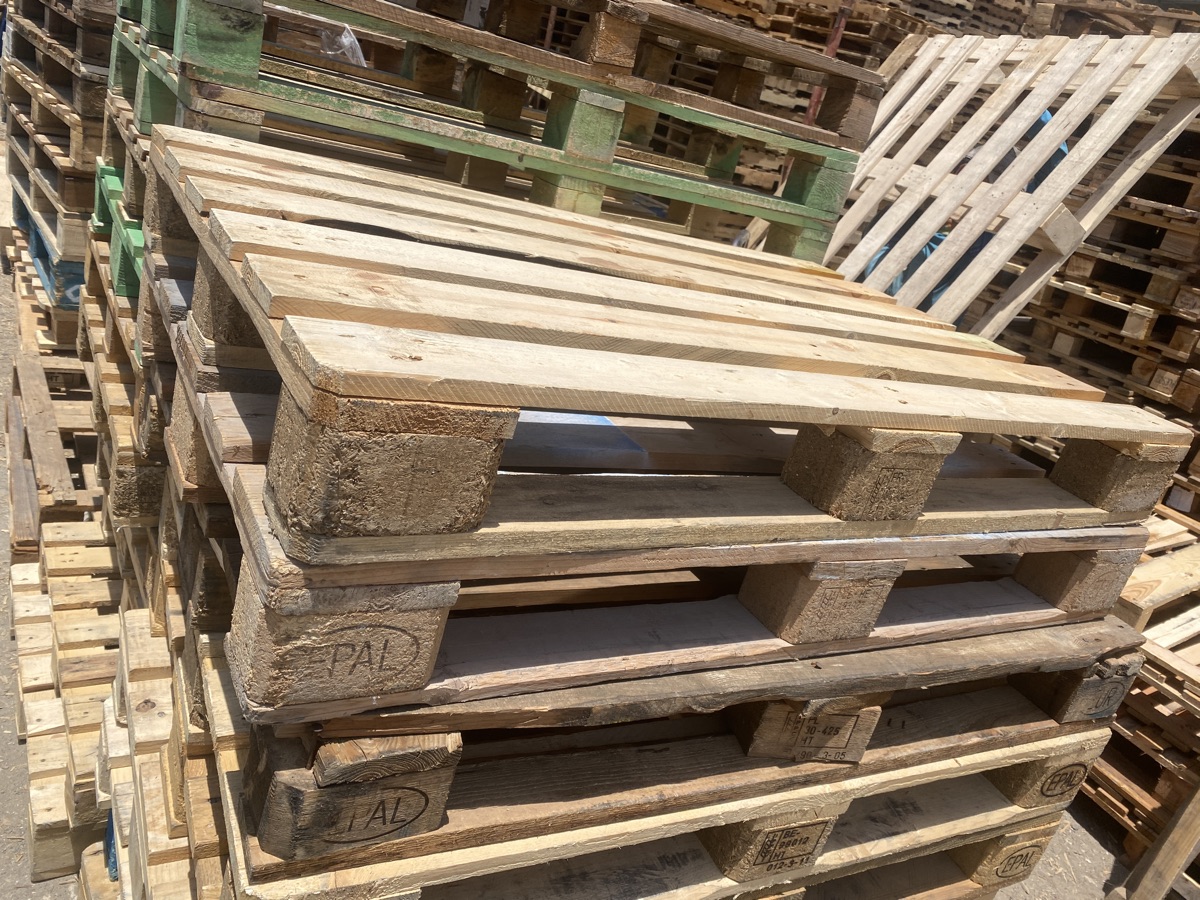 Used Plastic pallets - Image 11