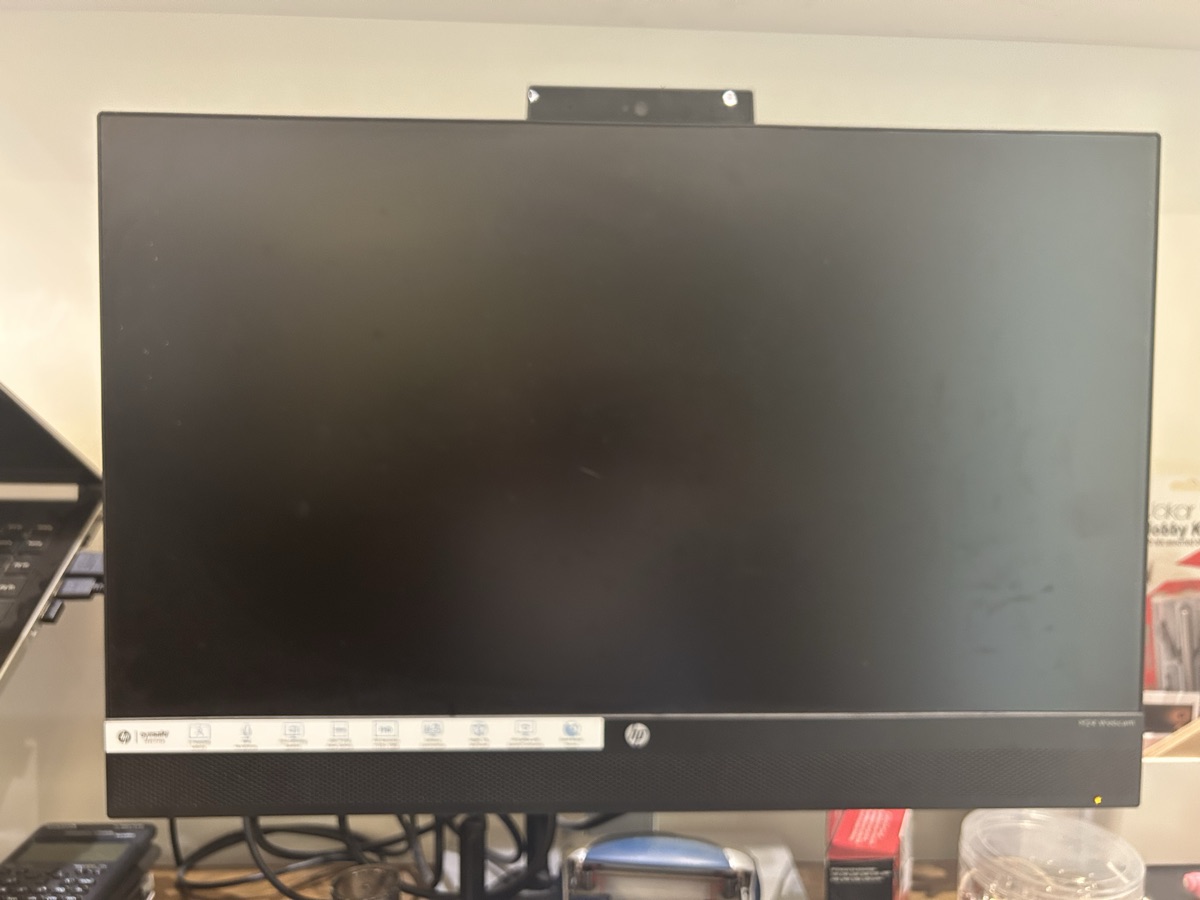 HP M24 webcam monitor - with receipt - Image 2