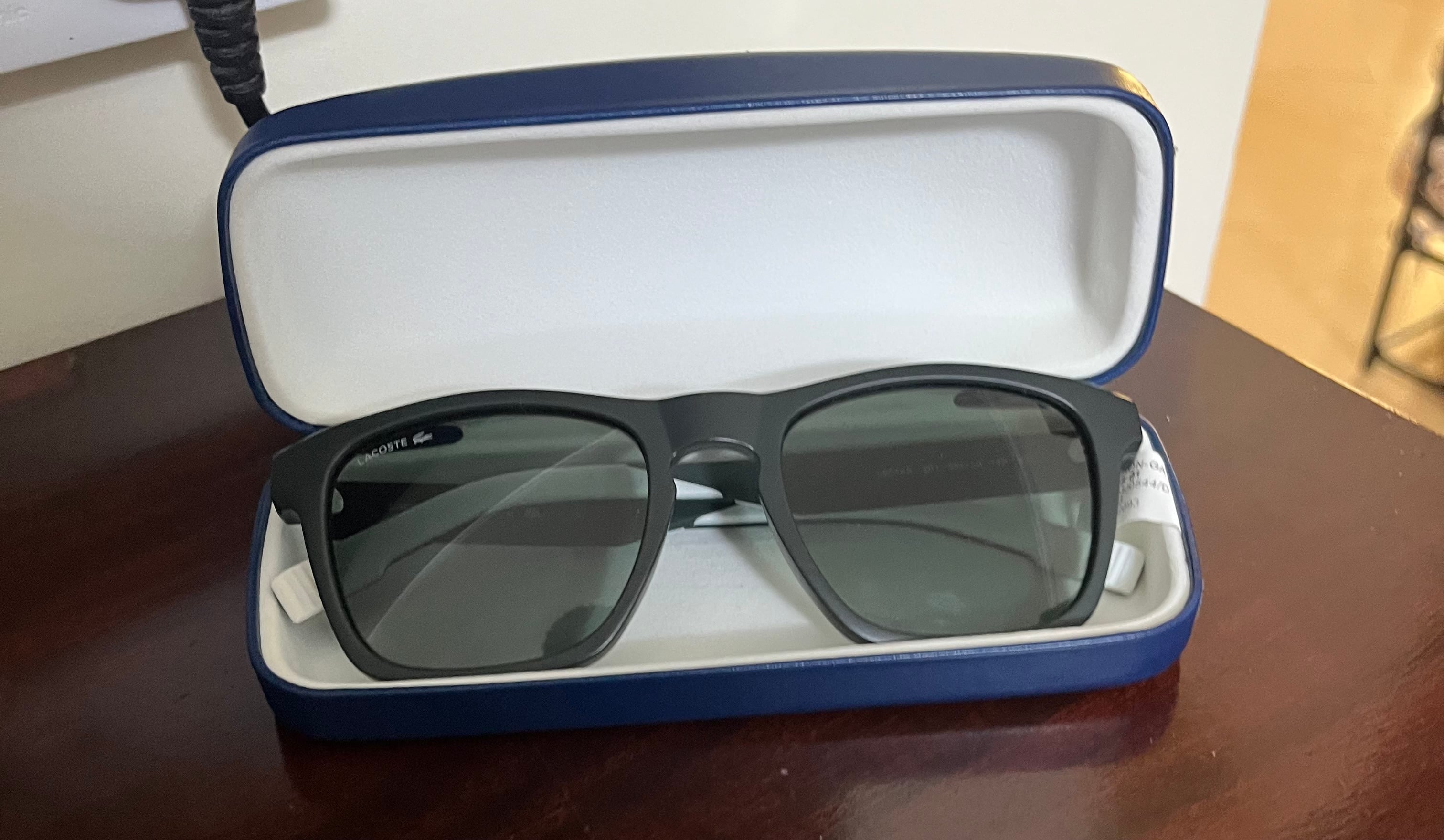 Lacoste men’s glasses in smoothe green colour brand new never used with box - Image 4