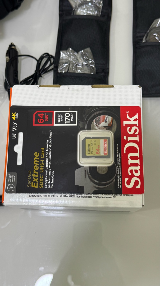 Sony ZV-E10 Mirrorless Camera with 16-50mm Lens - Image 6