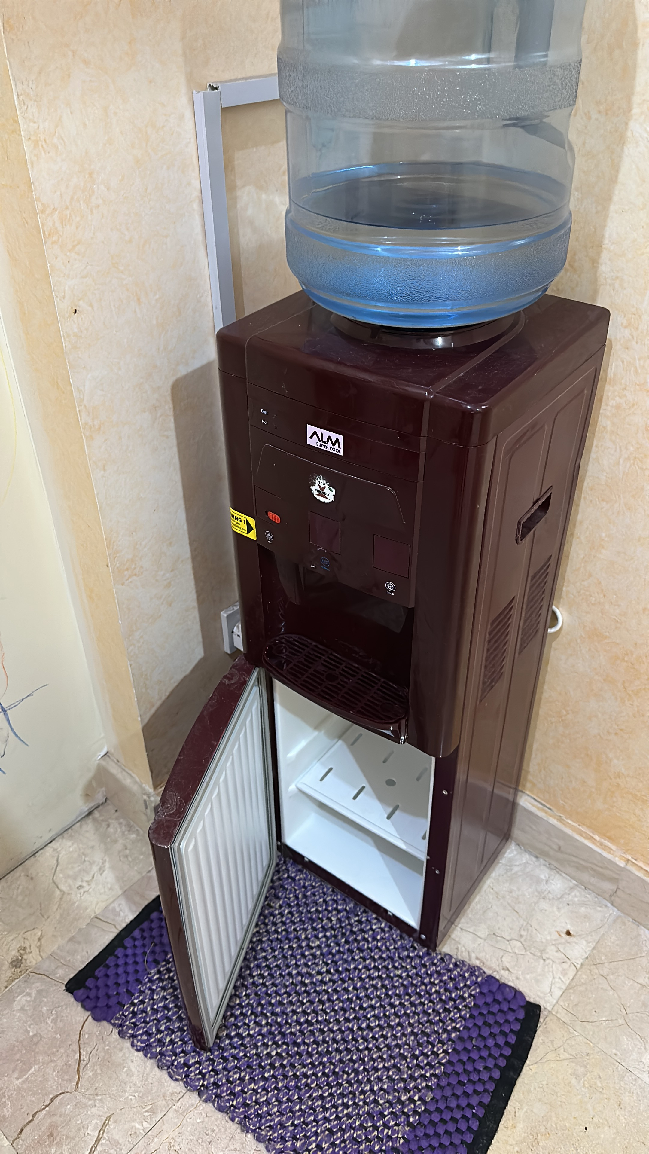 Water dispenser Hot and cool and separate storage boxWith dispenser in good condition for sale - Image 2