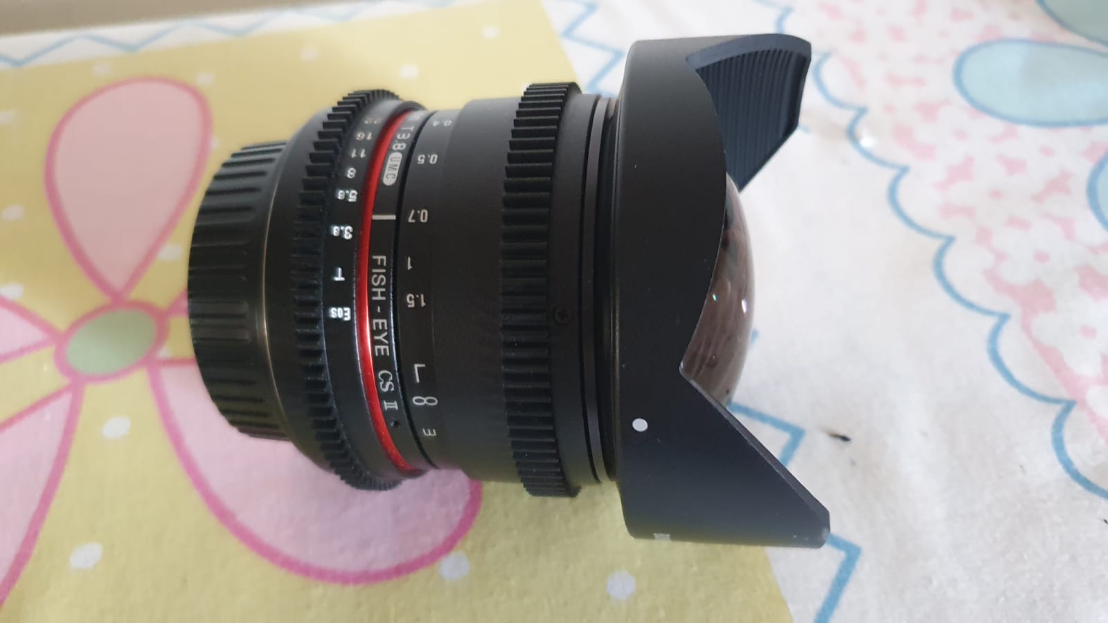 Bower/ Samyang  8mm T/3.8 Fisheye Cine Lens for Canon  - Image 4
