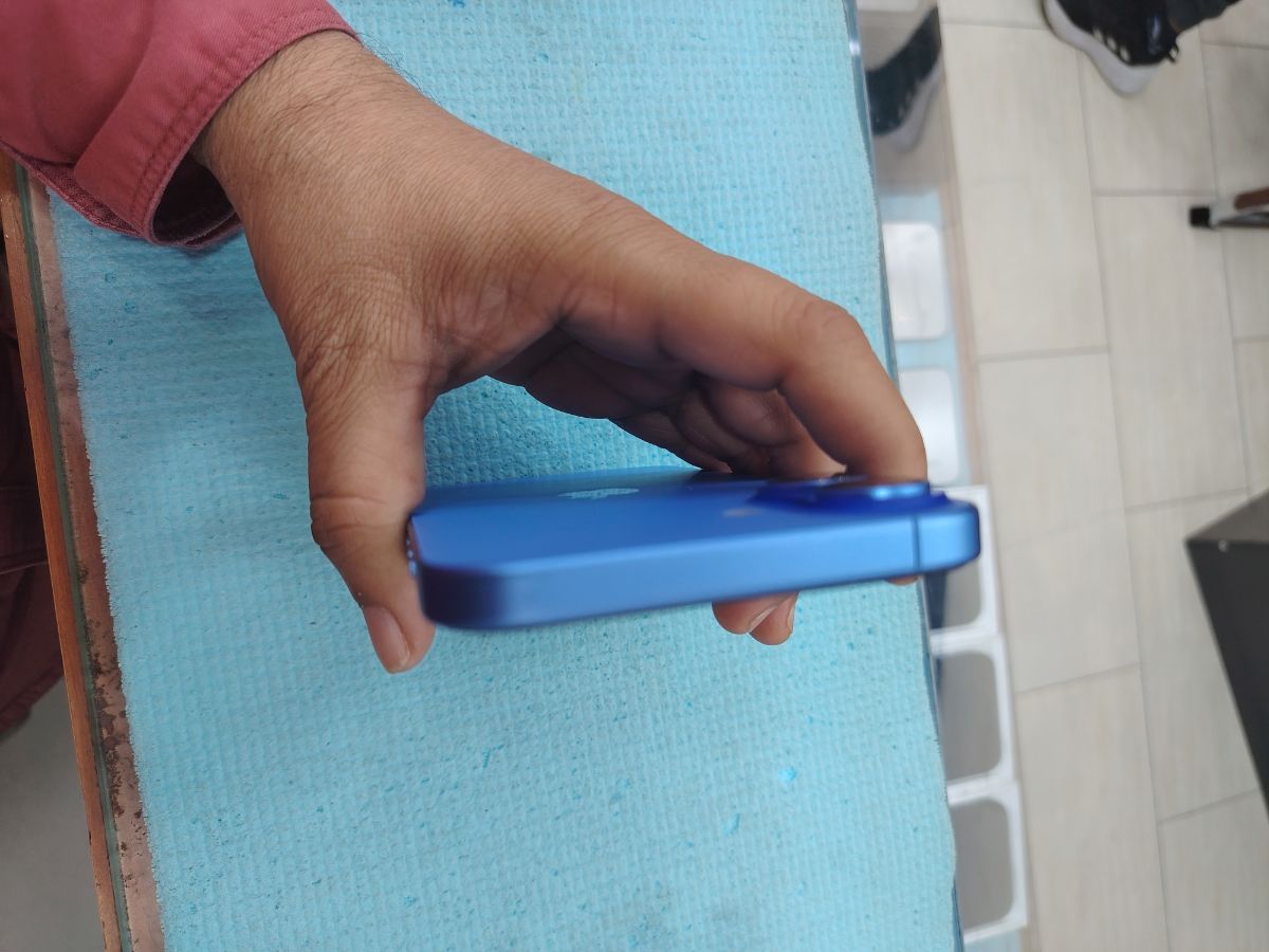 I phone 16 plus 128gb ultramarine color - Image 8