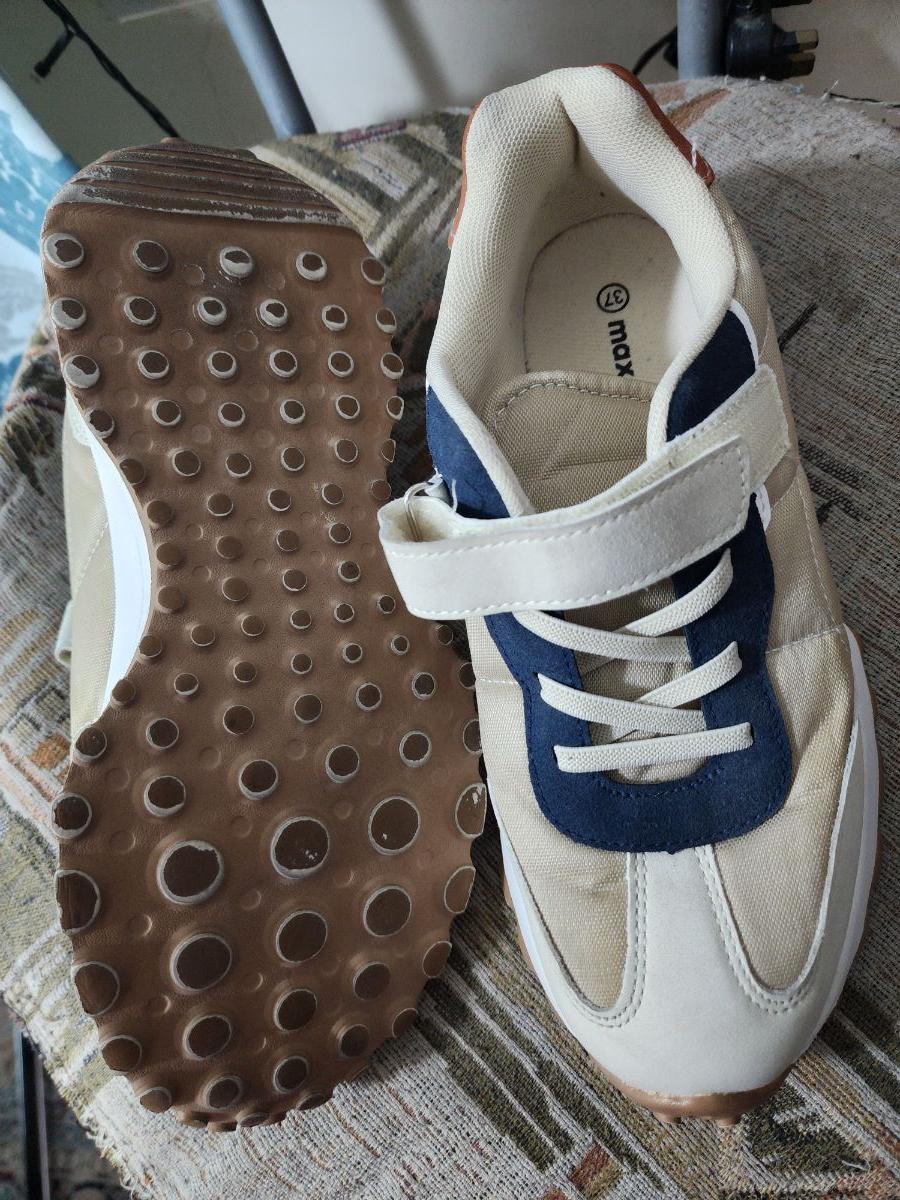 Sneakers - Image 6