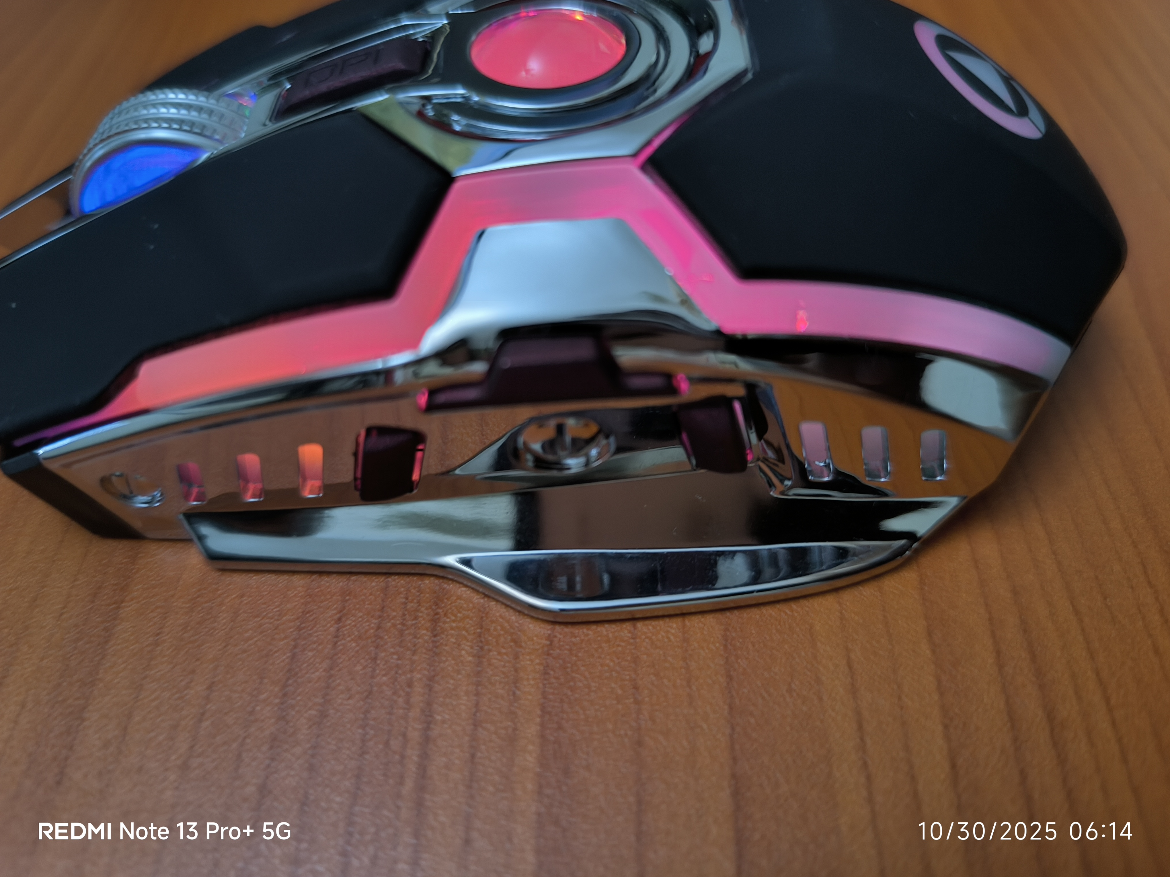 A5 Rechargeable wireless gaming Mouse RGB lights and DPI switching Extra buttons on left  - Image 4