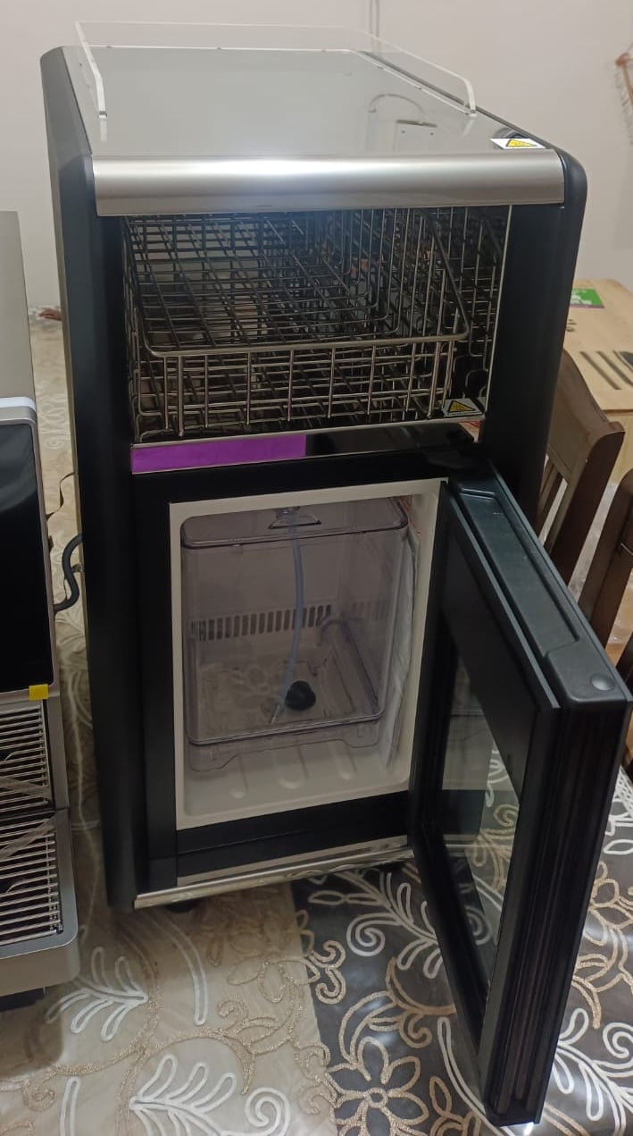 coffee machine and milk cooler with cup warmer - Image 3