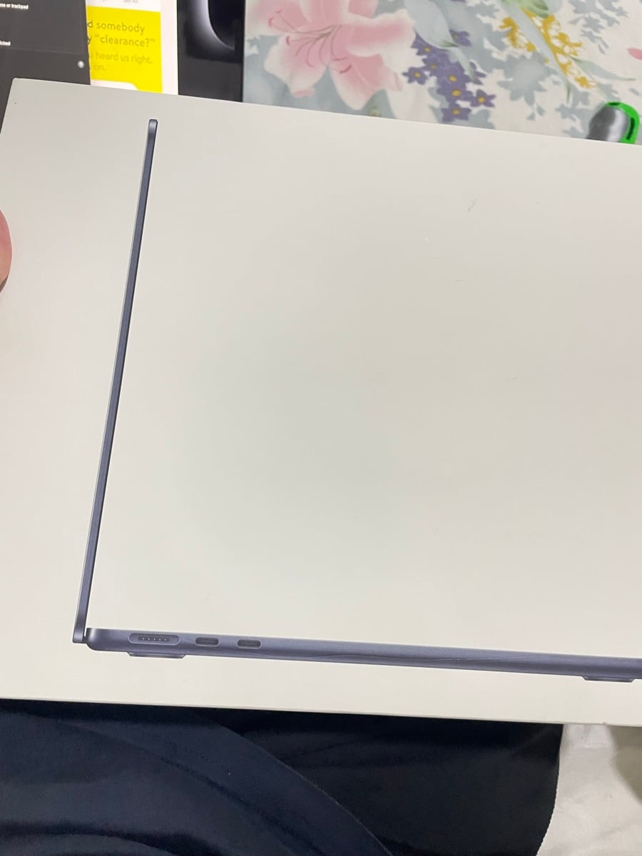 MacBook AIR 13inch with M3 2025 - Image 1