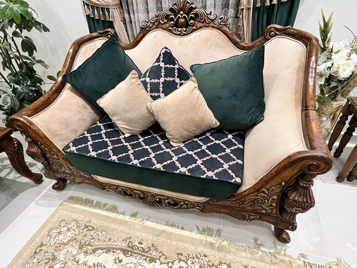 Sofa for Sale - Image 6