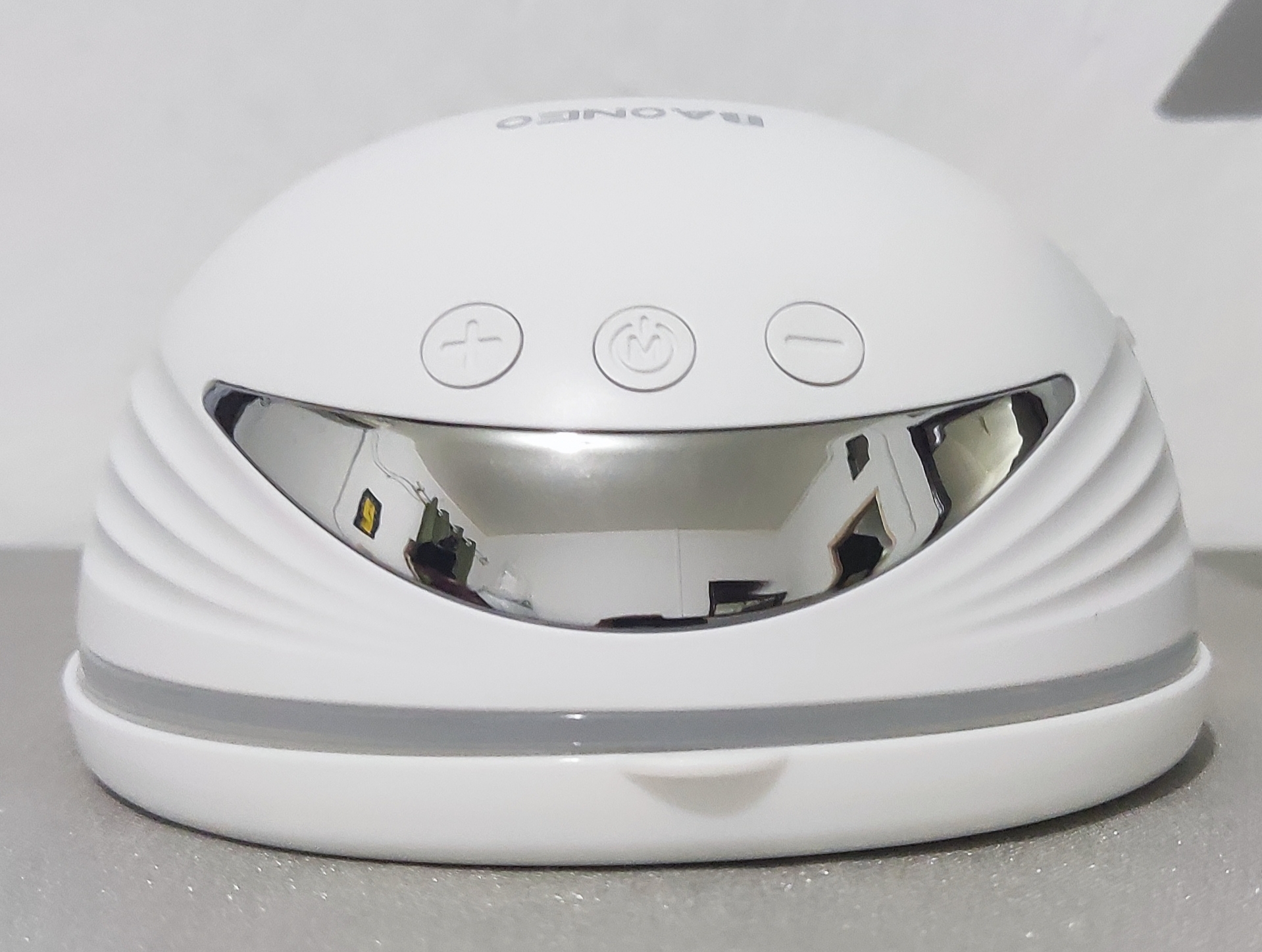 Wearable breast pump for sale - Image 1
