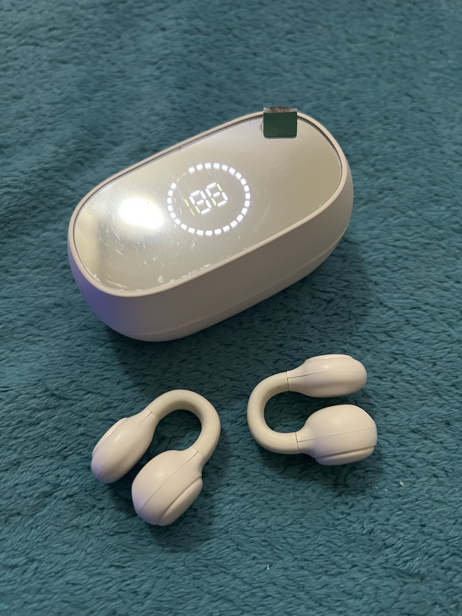 Brand new Wireless smart Earbud - Image 9
