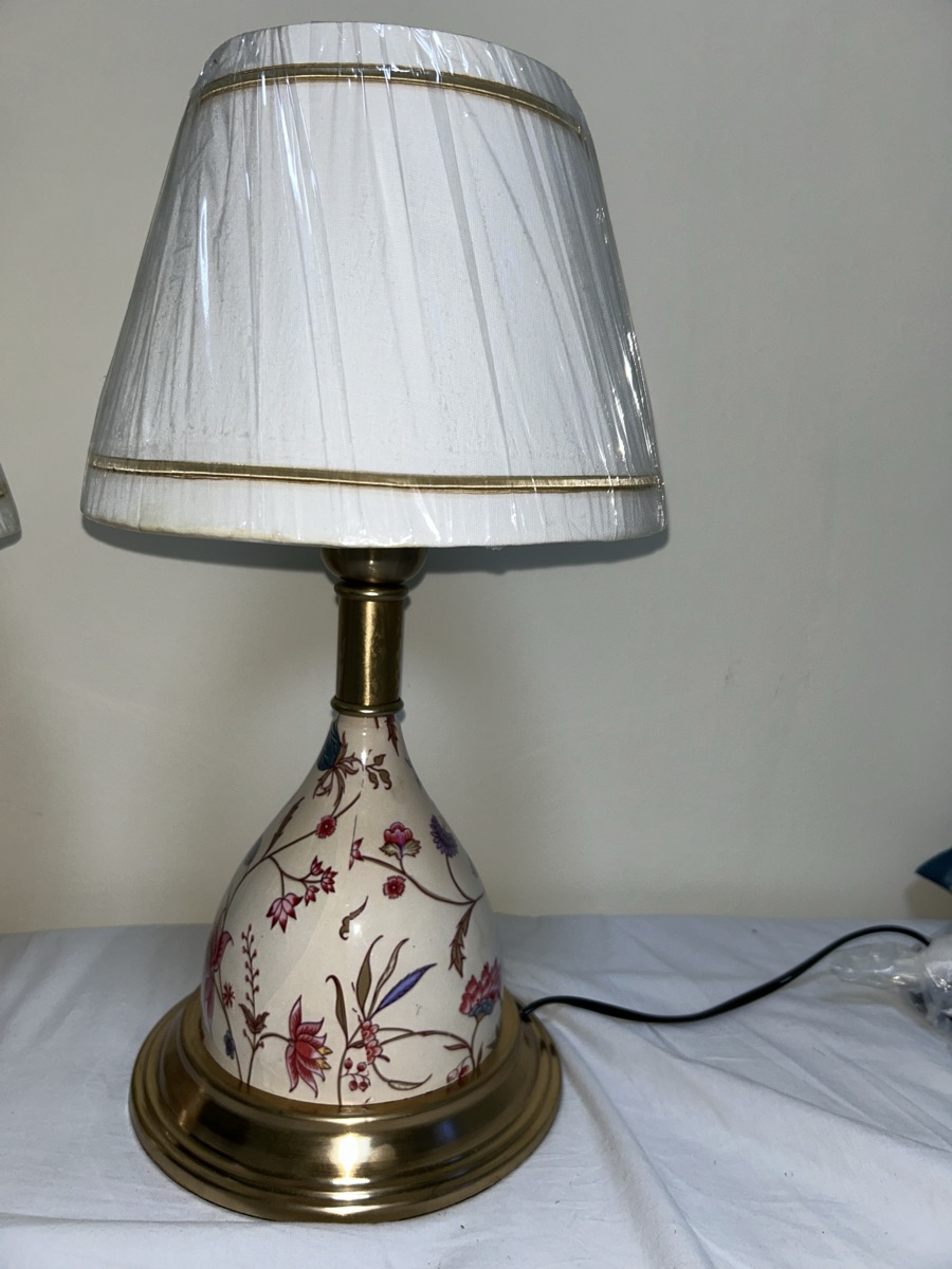 Table lamp مصباح طاولة - Image 7