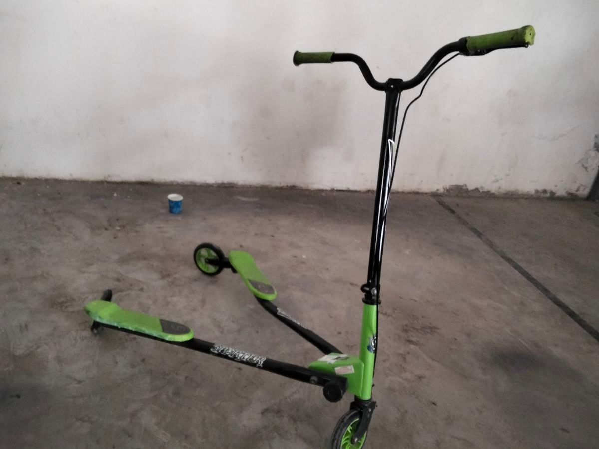 Three wheeler scooter - Image 3