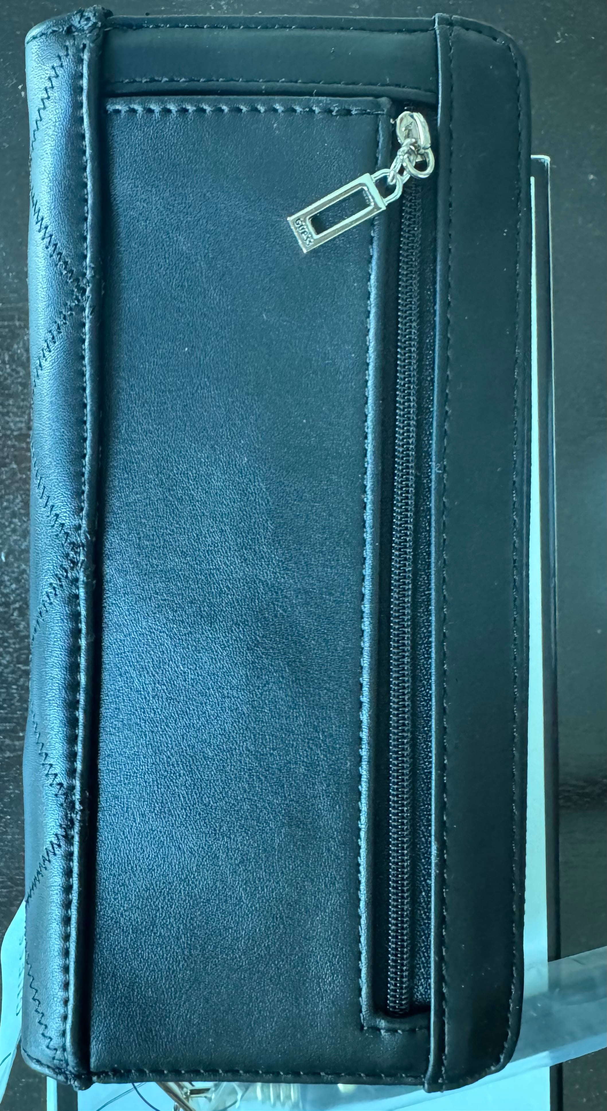 Guess wallet original and brand new - Image 3