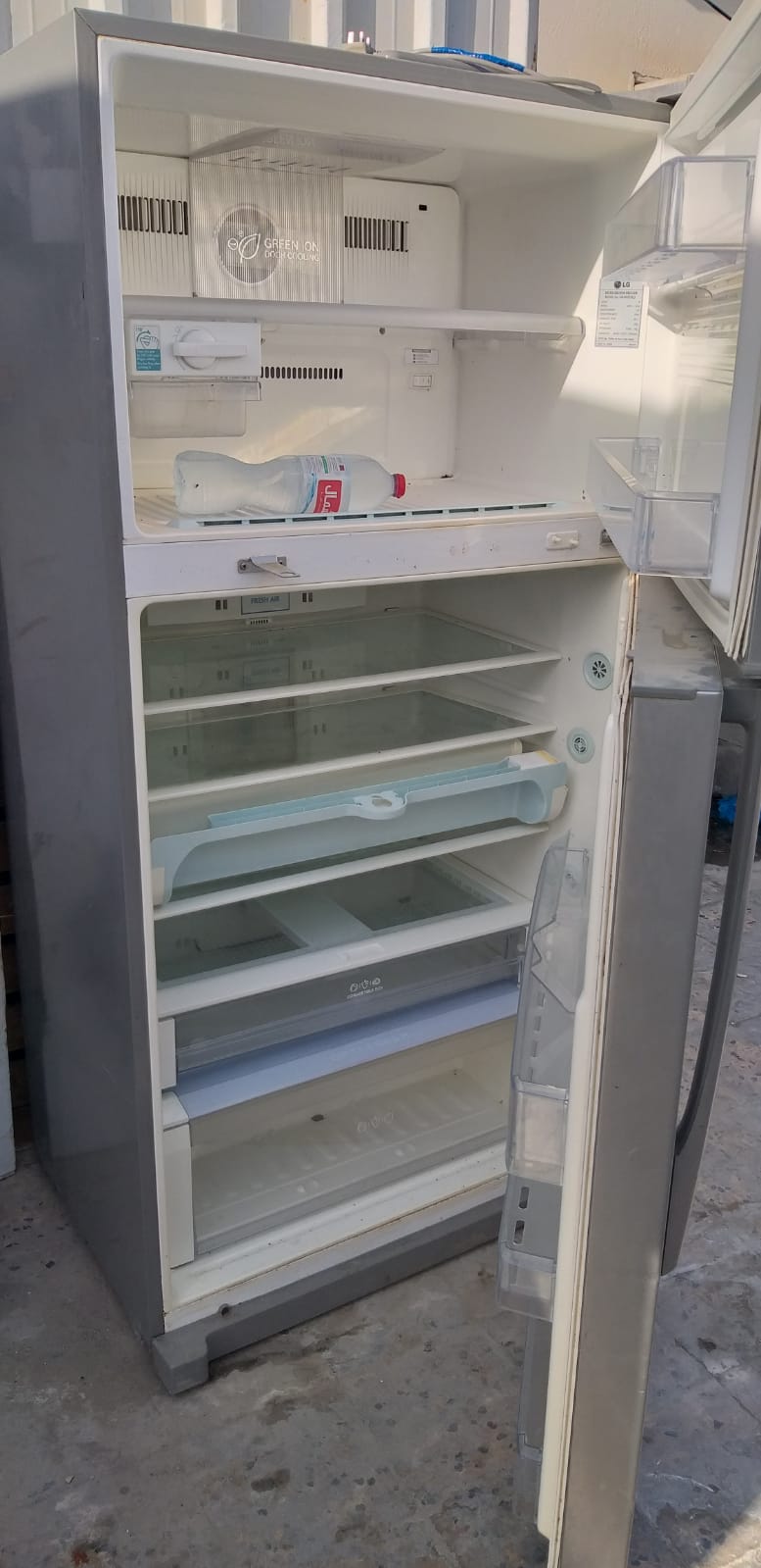 Big size LG Fridge, good condition for sale - Image 2