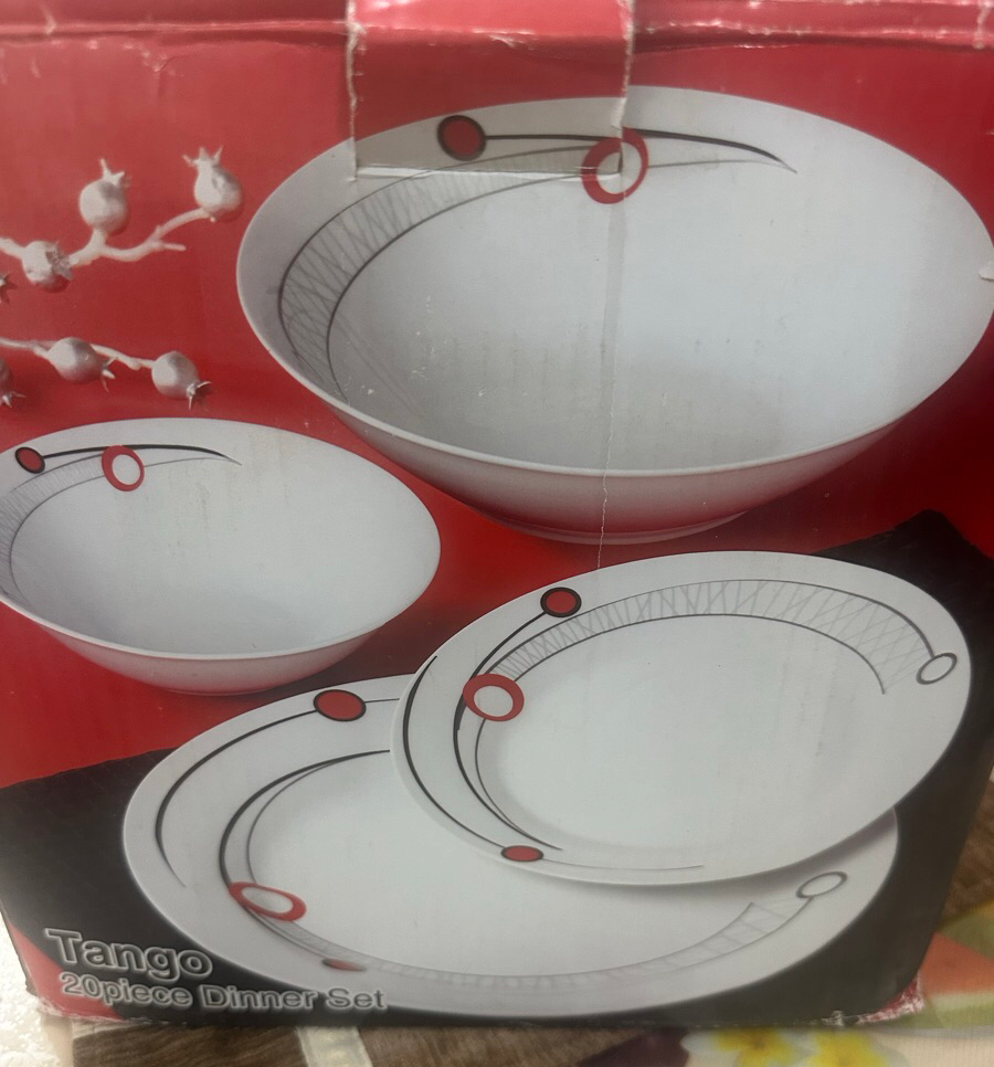 Dinner Set - Image 1