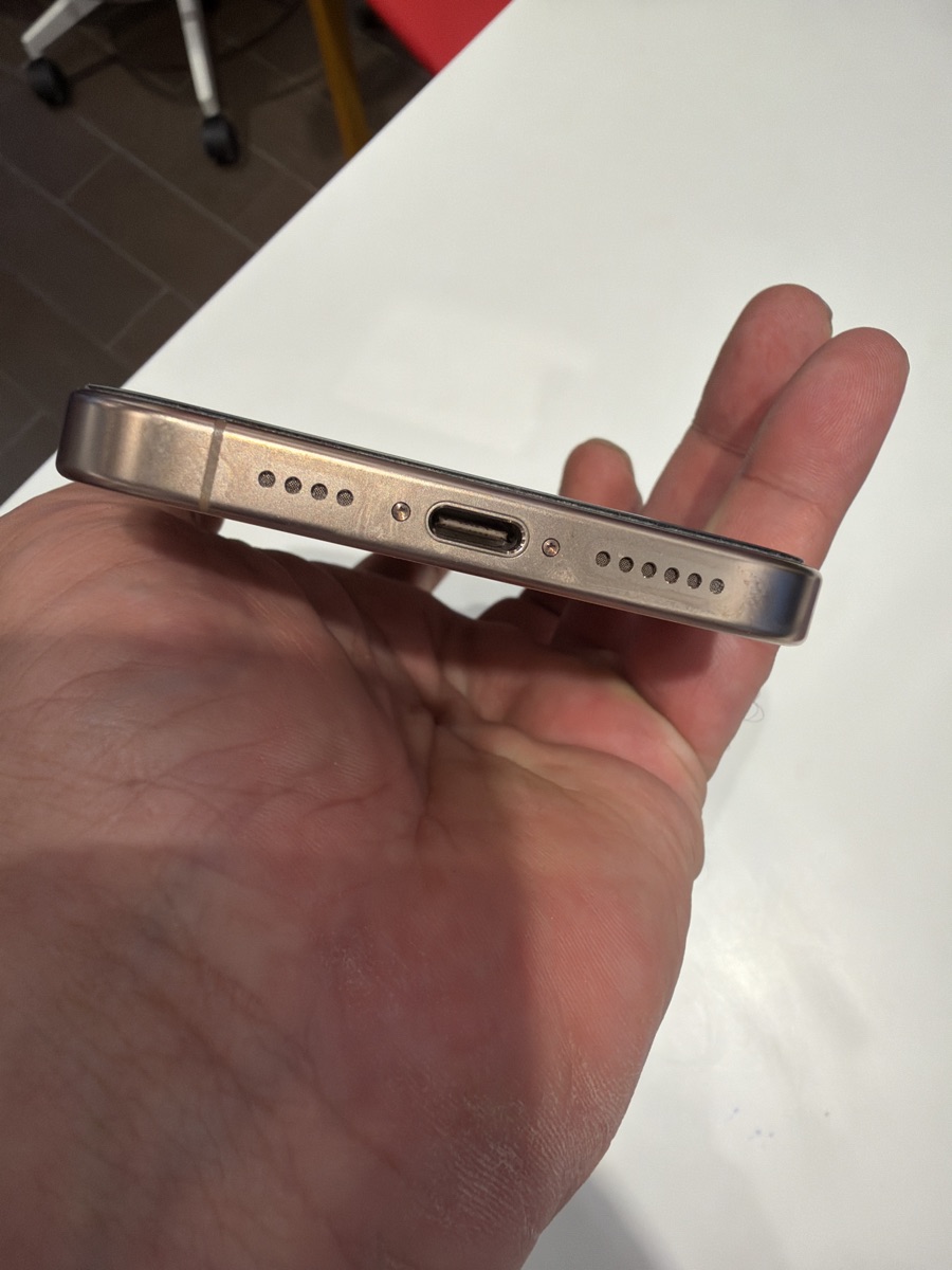 I phone 16 pro max 256GB 100% battery - Image 2