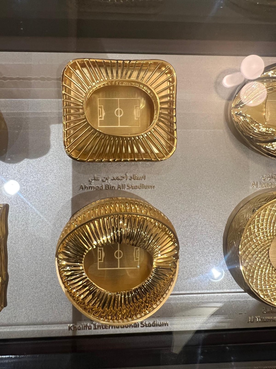 Qatar 8 stadiums Gold plate set - Image 11