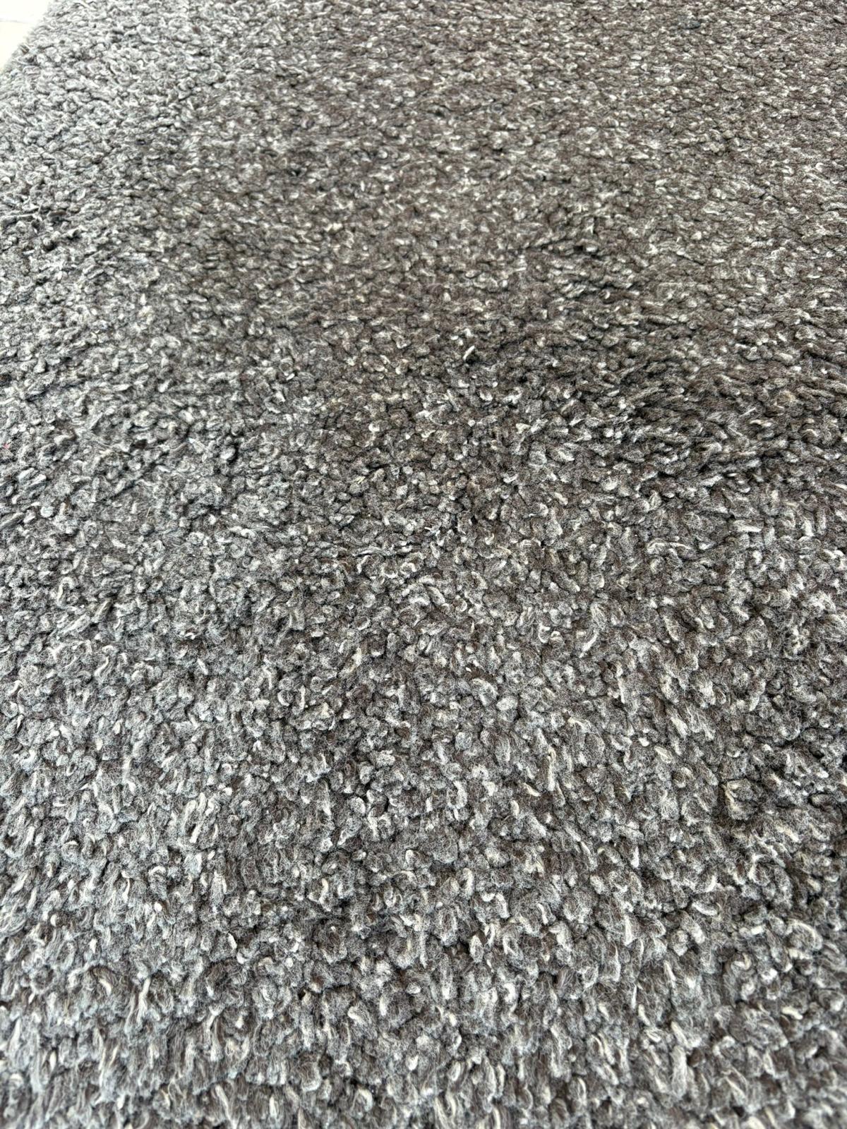 CARPETS 3 for 120 qar - Image 6