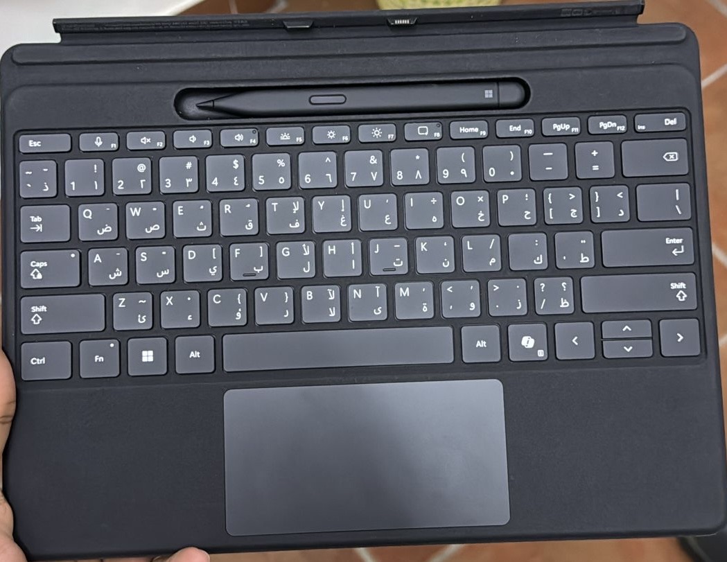 Surface pro keyboard +slim pen2 (8,9,X,11) (NEW) - Image 2