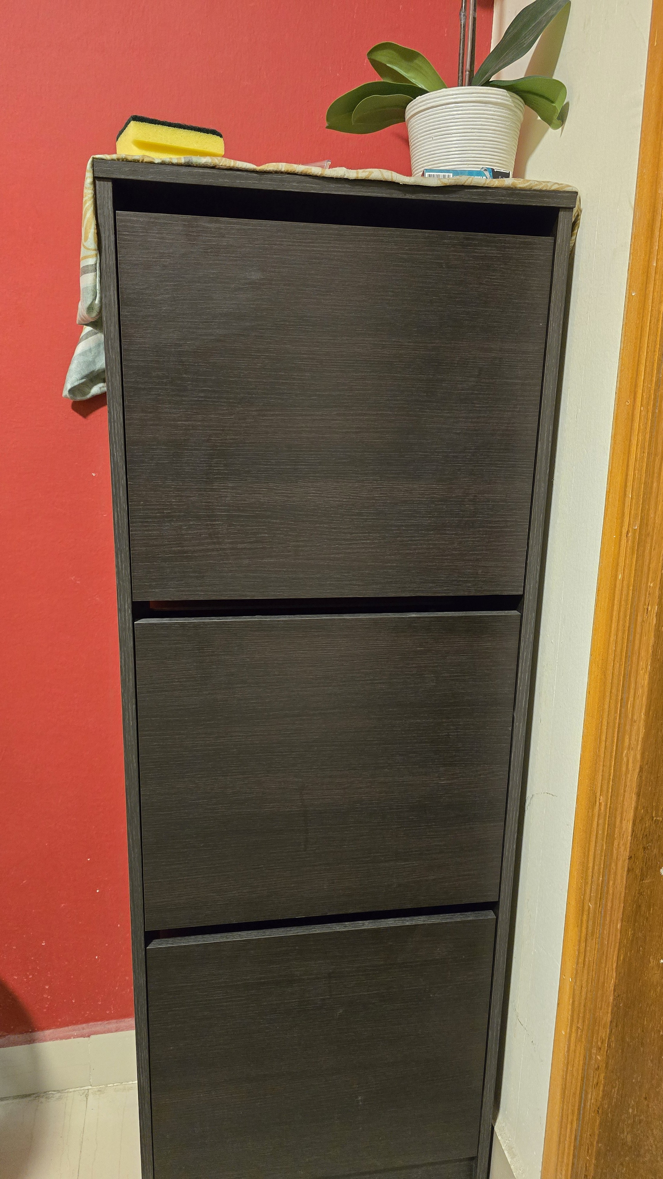 Beds, AC, Fridge, Excellent Hotel Quality FURNITURE - Image 3