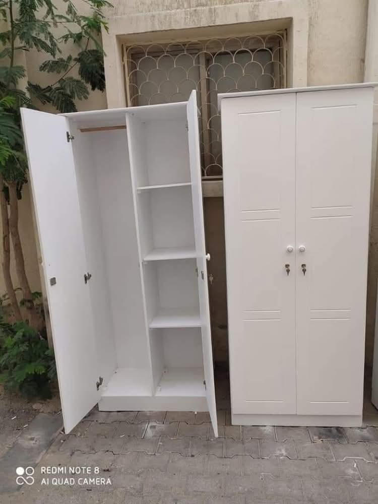 خزانة ملابس خشبية أنيقة - Image 6