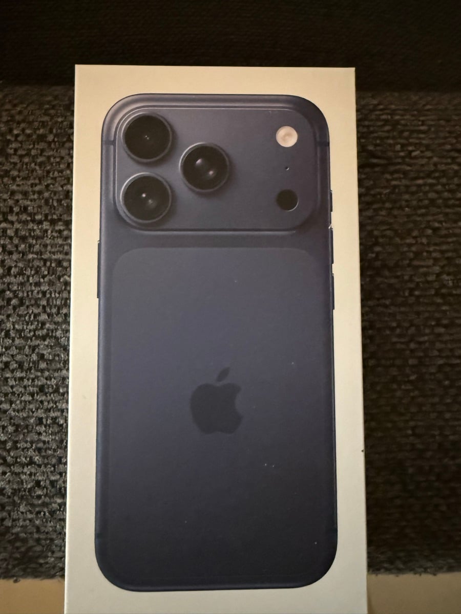 Iphone 17 Pro Blue 1TB Ooredoo - Image 1