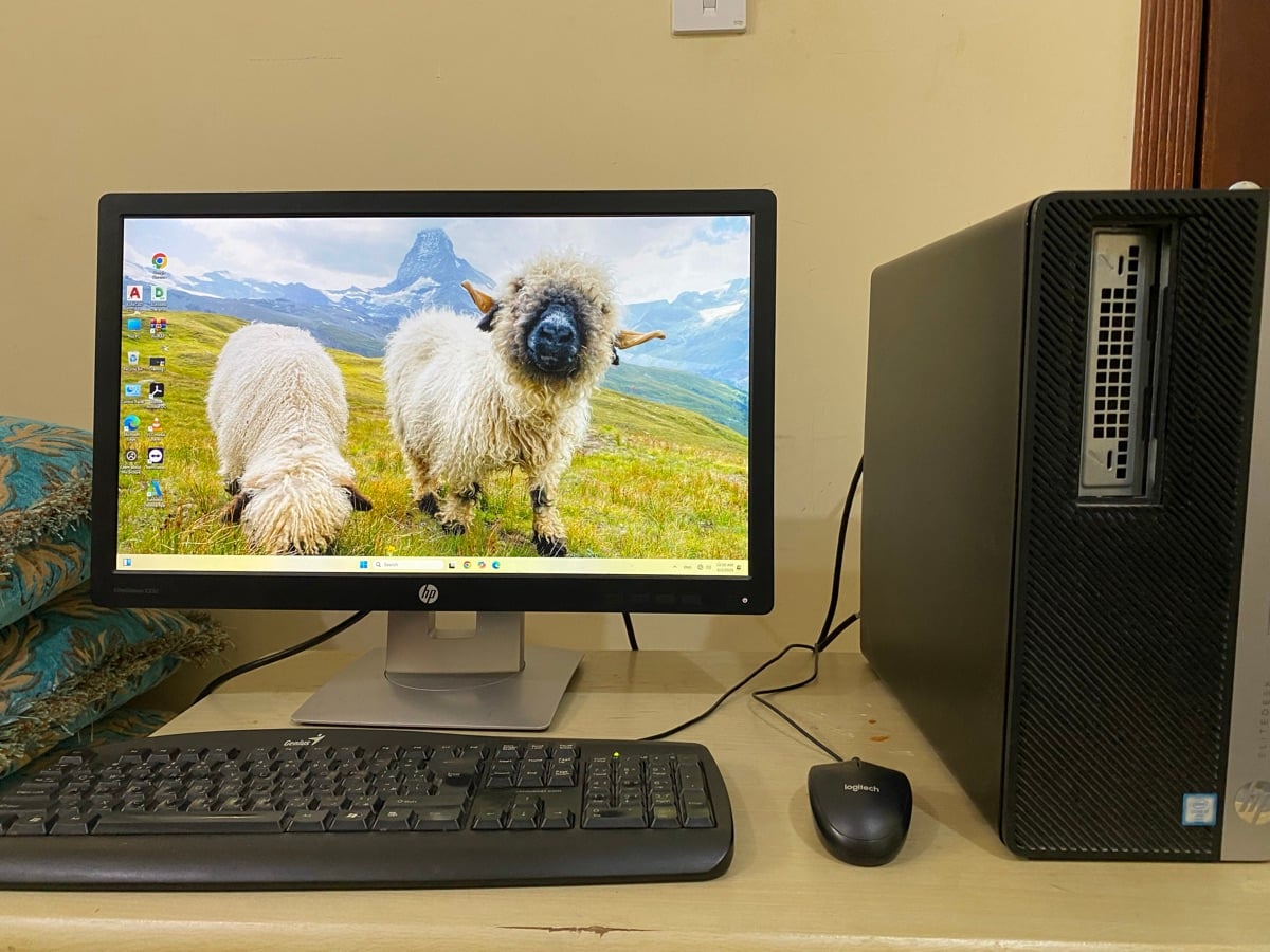 I7 HP desktop computer - Image 2