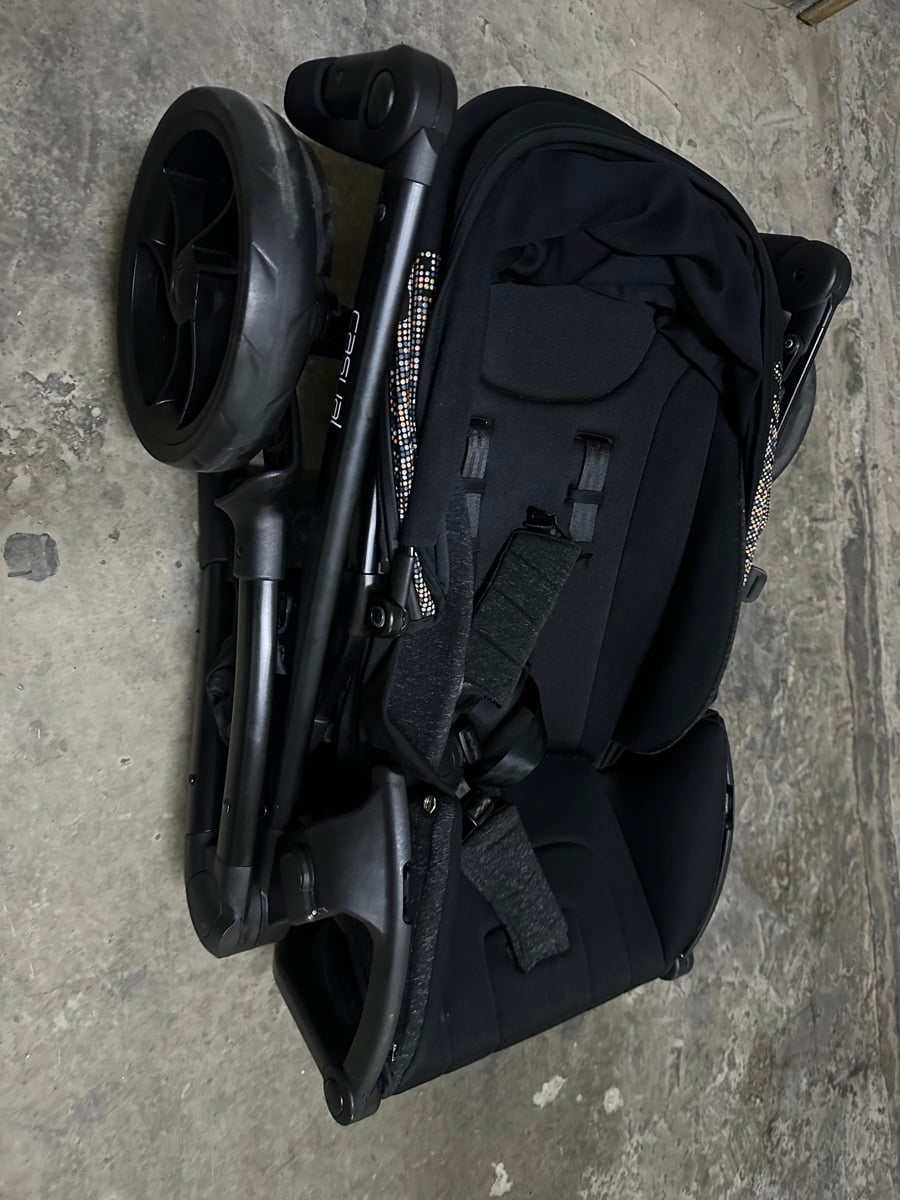 Giggles baby stroller good condition - Image 3